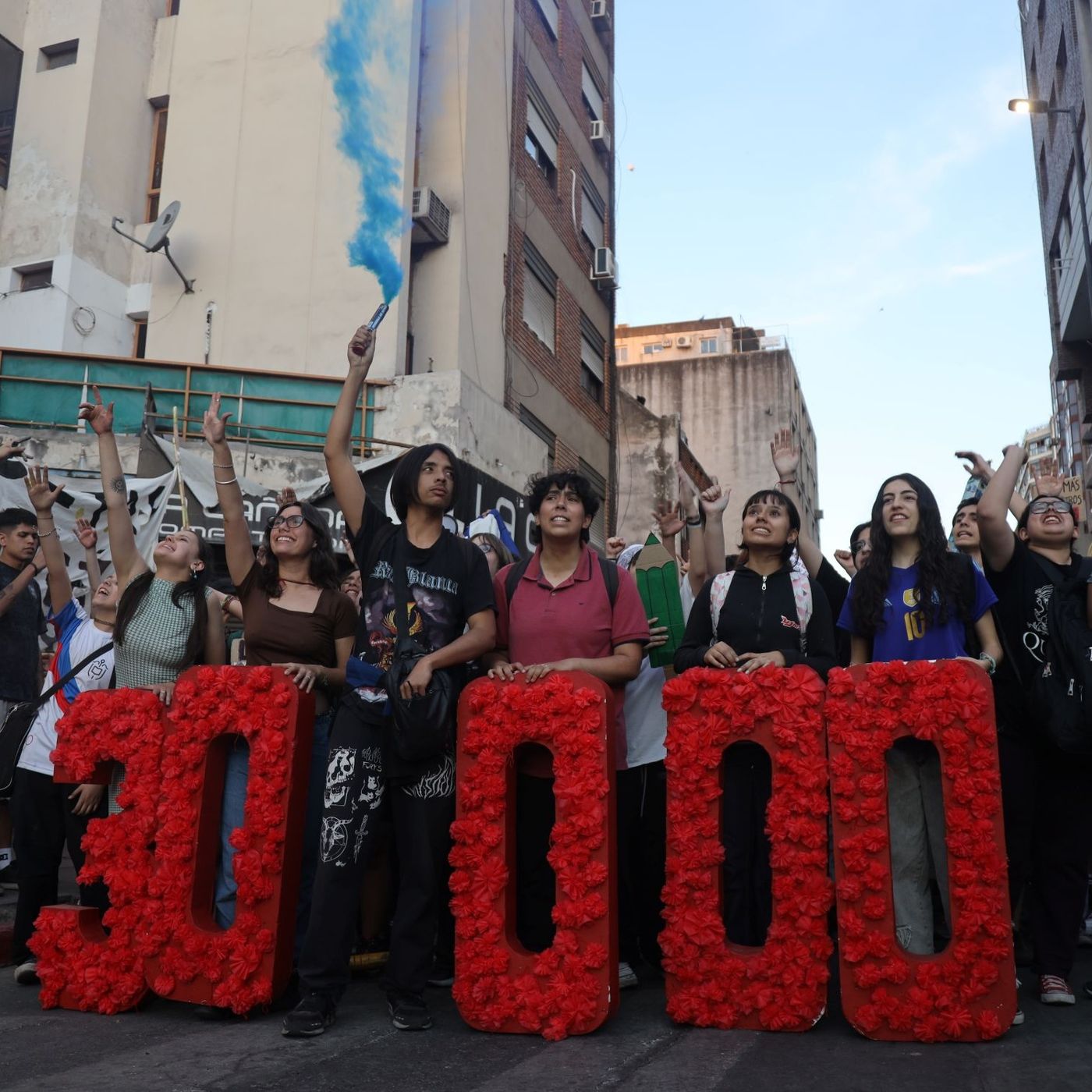 Argentine students continue to march against the crimes and disappearances of the past