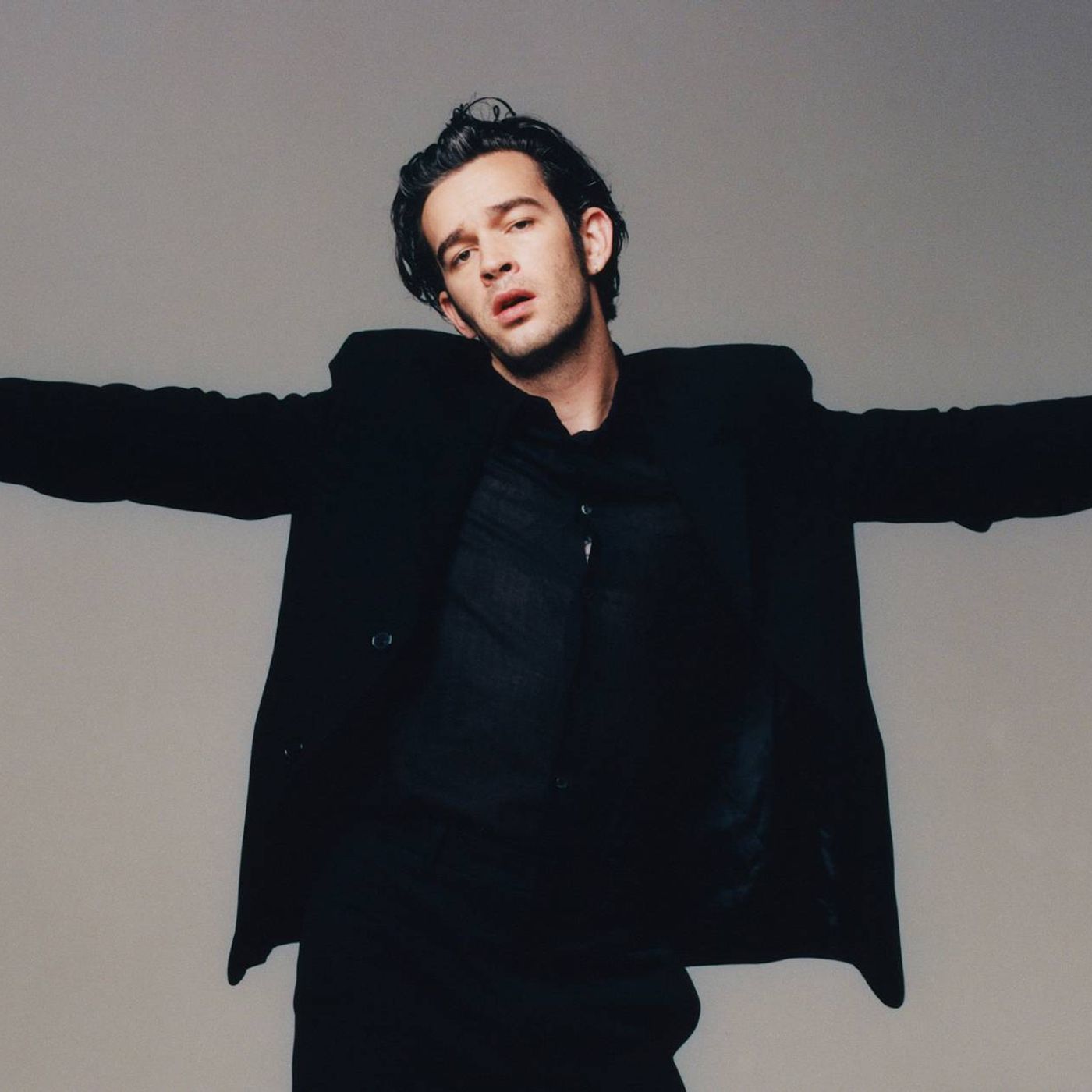 Watch The 1975’s Matty Healy shed tears watching “his favourite artist” James Taylor