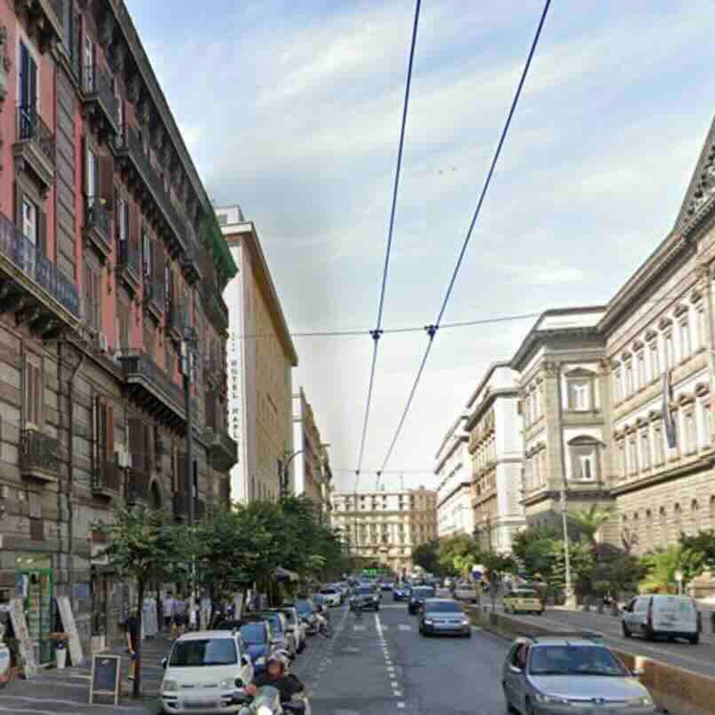 Tragedia a Napoli: studentessa Erasmus travolta e uccisa al corso Umberto: indagato 18enne