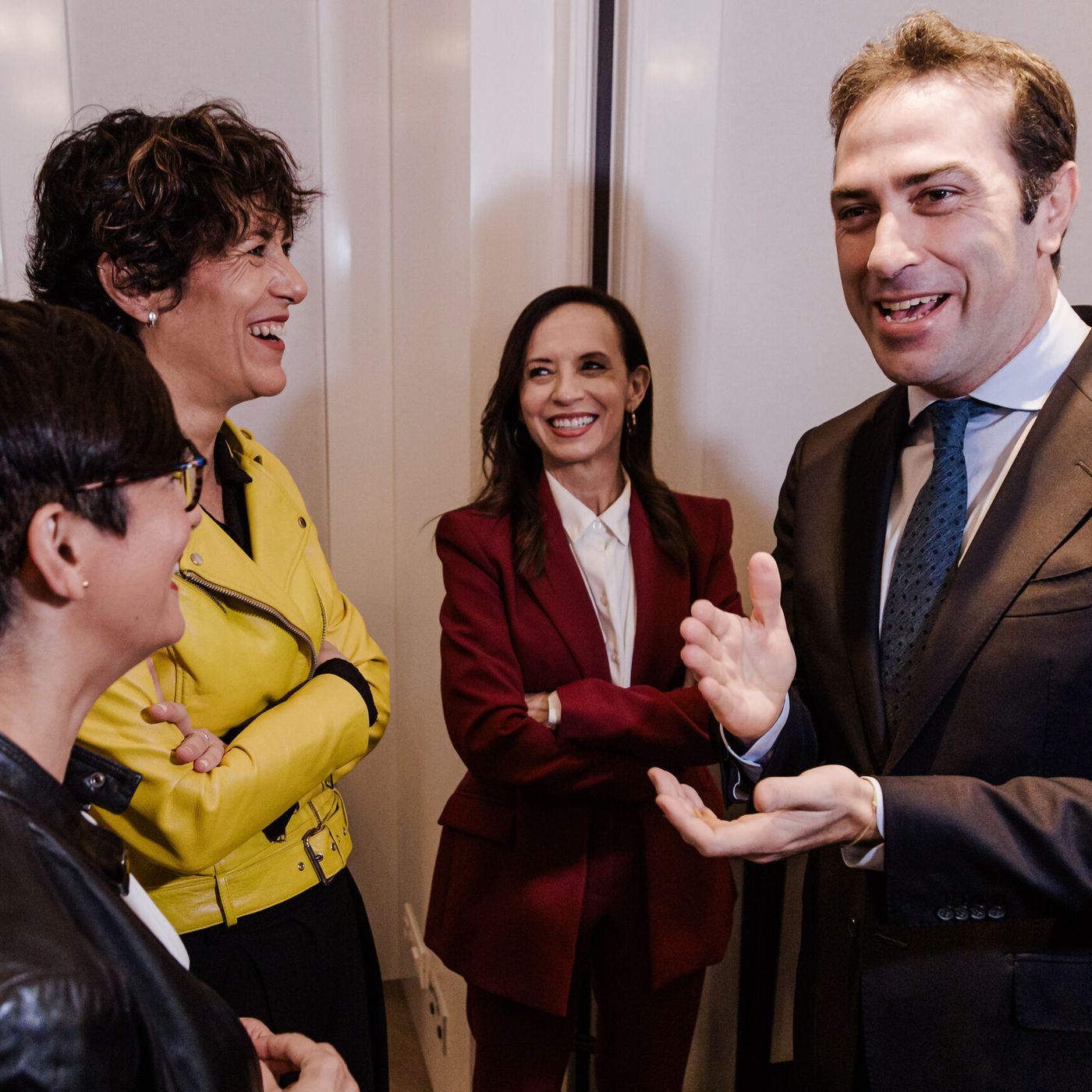 Prensa económica: Llega la "Operación reforzada" de Red eléctrica por el apagón y amenaza el recibo de luz