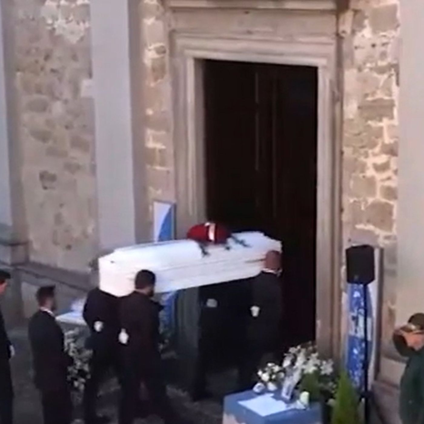 Funerali di Pamela Genini, il parroco: “Sfigurata da egoismo e prepotenza”