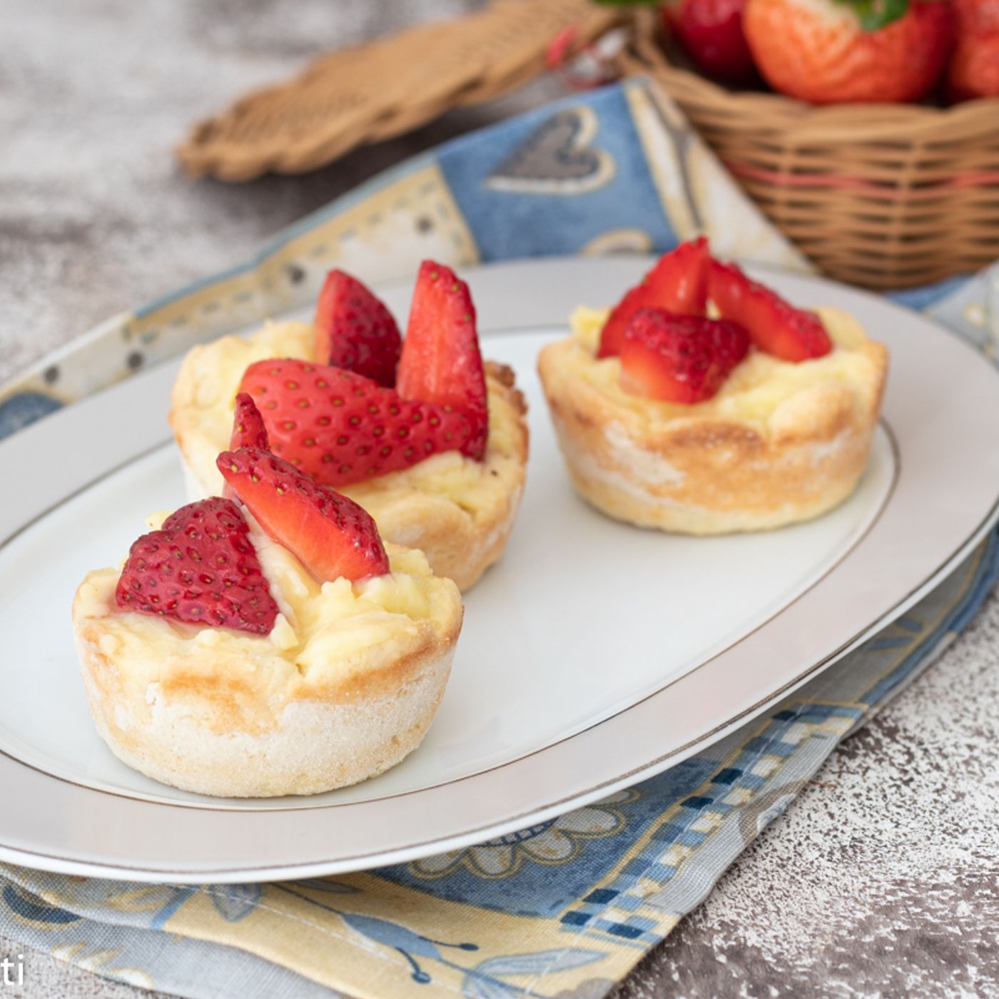 Tartellette con Crema e Fragole: La ricetta passo passo episode artwork