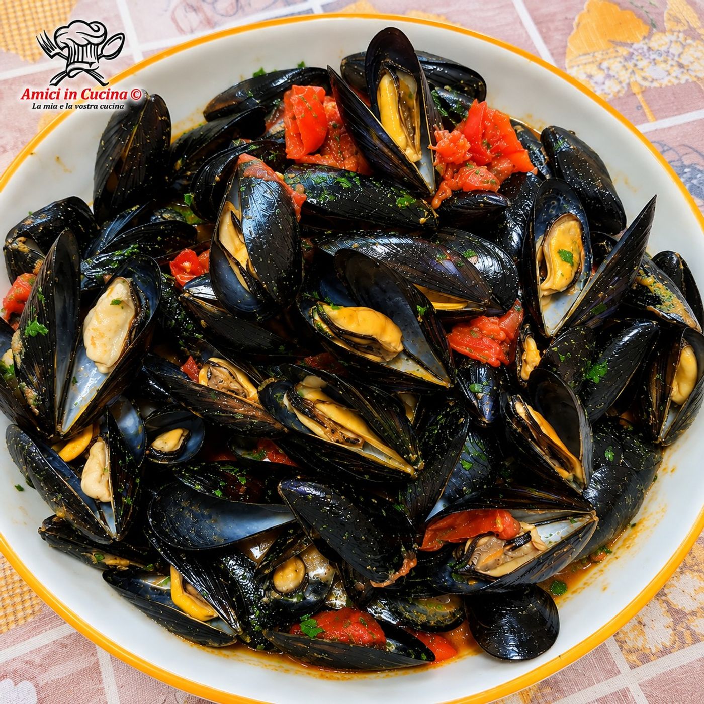Impepata di cozze con pomodorini: il sapore del mare in tavola