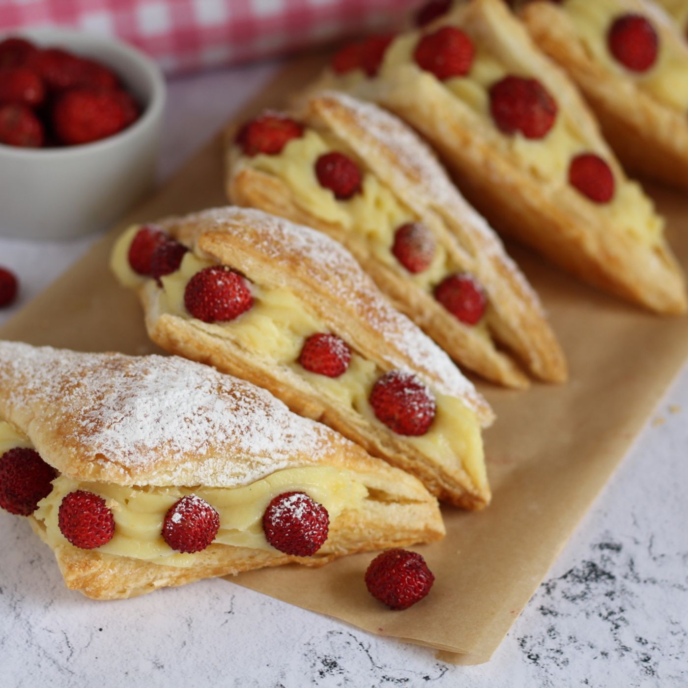 Triangoli di Sfoglia Crema e Fragoline
