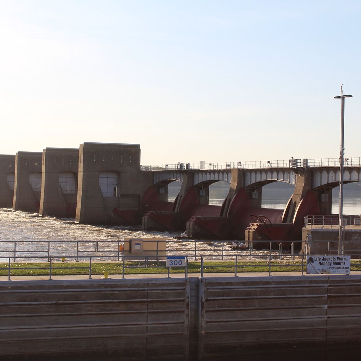 Lock and dam infrastructure upgrades needed for competitive edge: Ag officials episode artwork