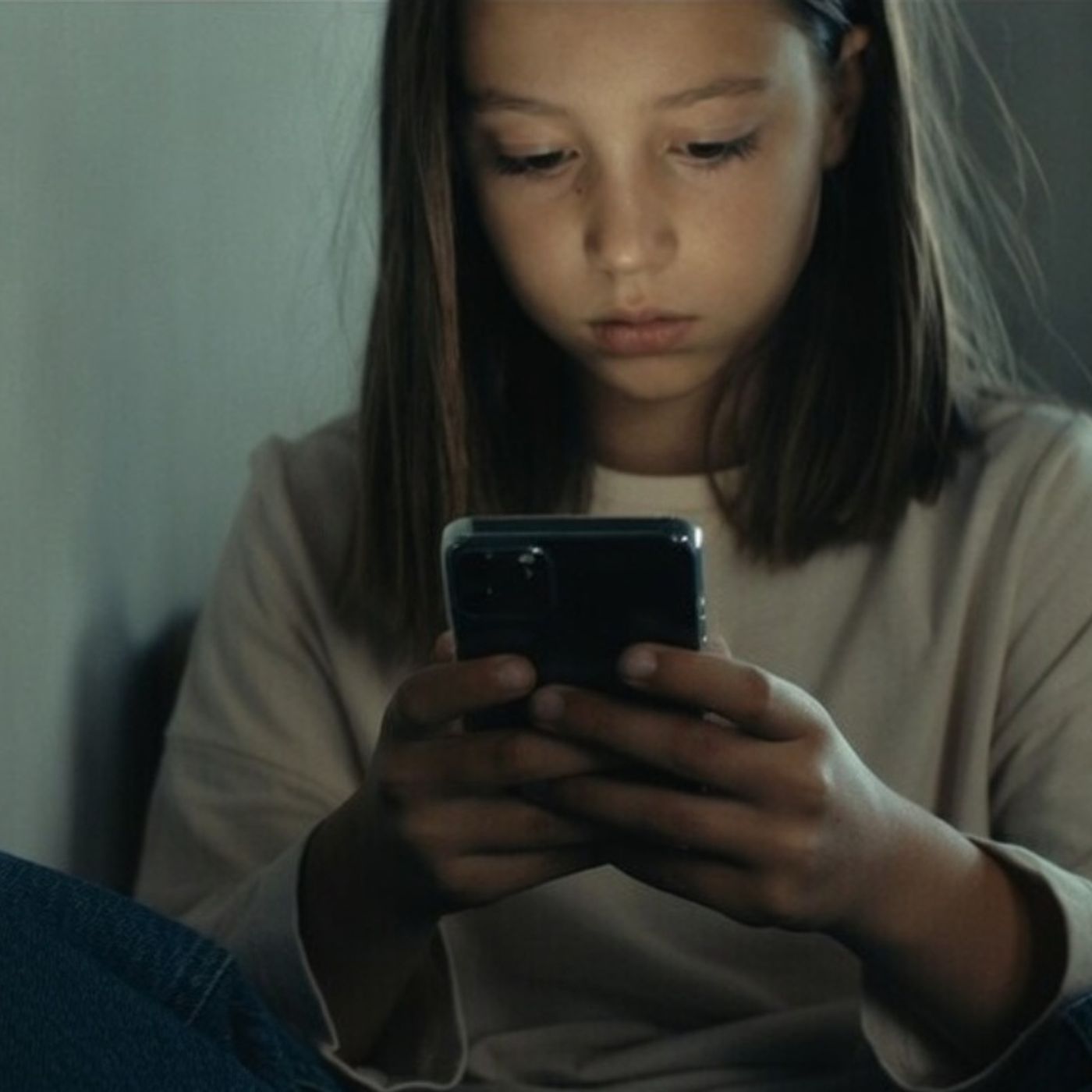 Las noticias de Herrero: Expertos presentan 70 evidencias del "hackeo cerebral" que las pantallas provocan en niños