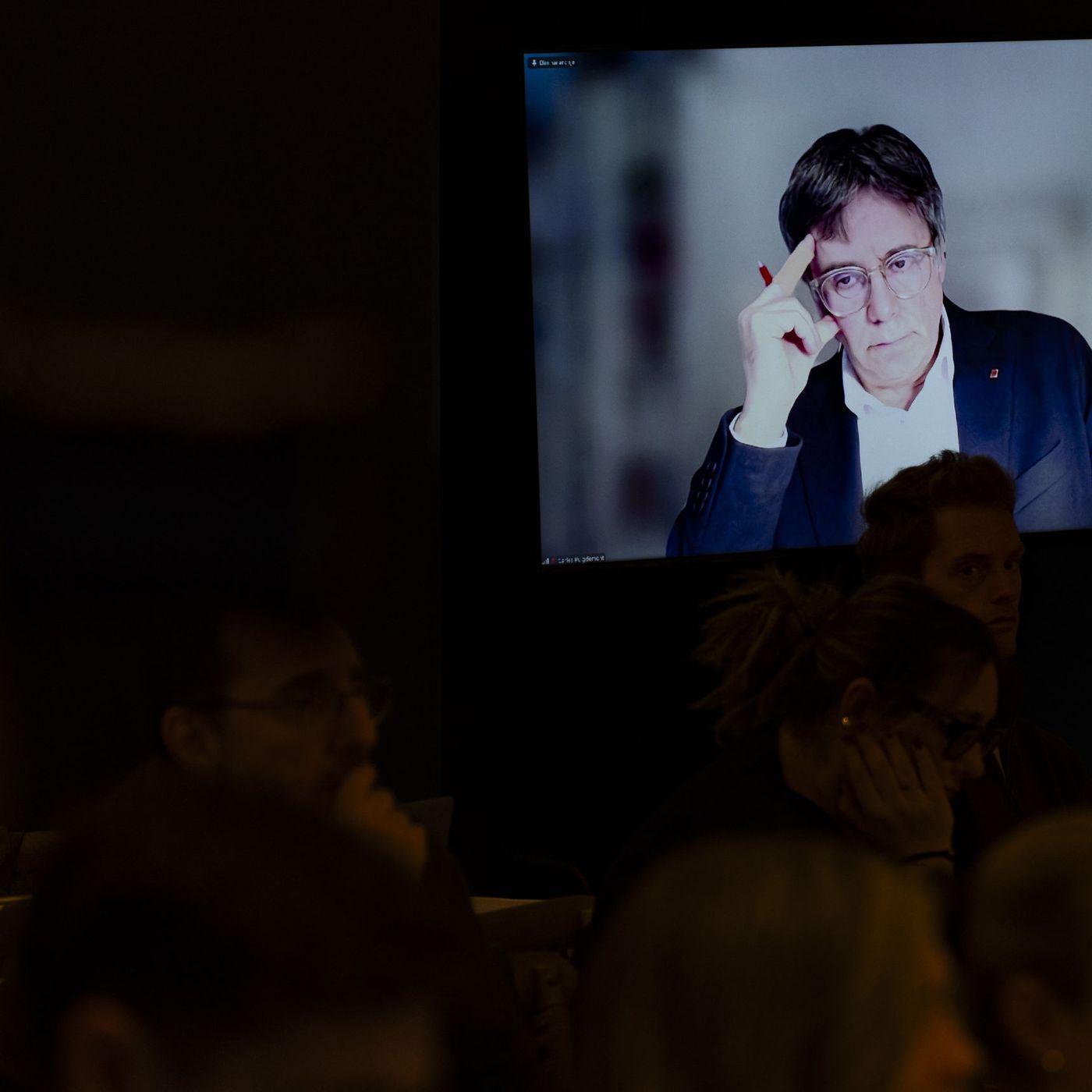 Federico a las 8: Sánchez y Puigdemont se abrazan para estirar la legislatura