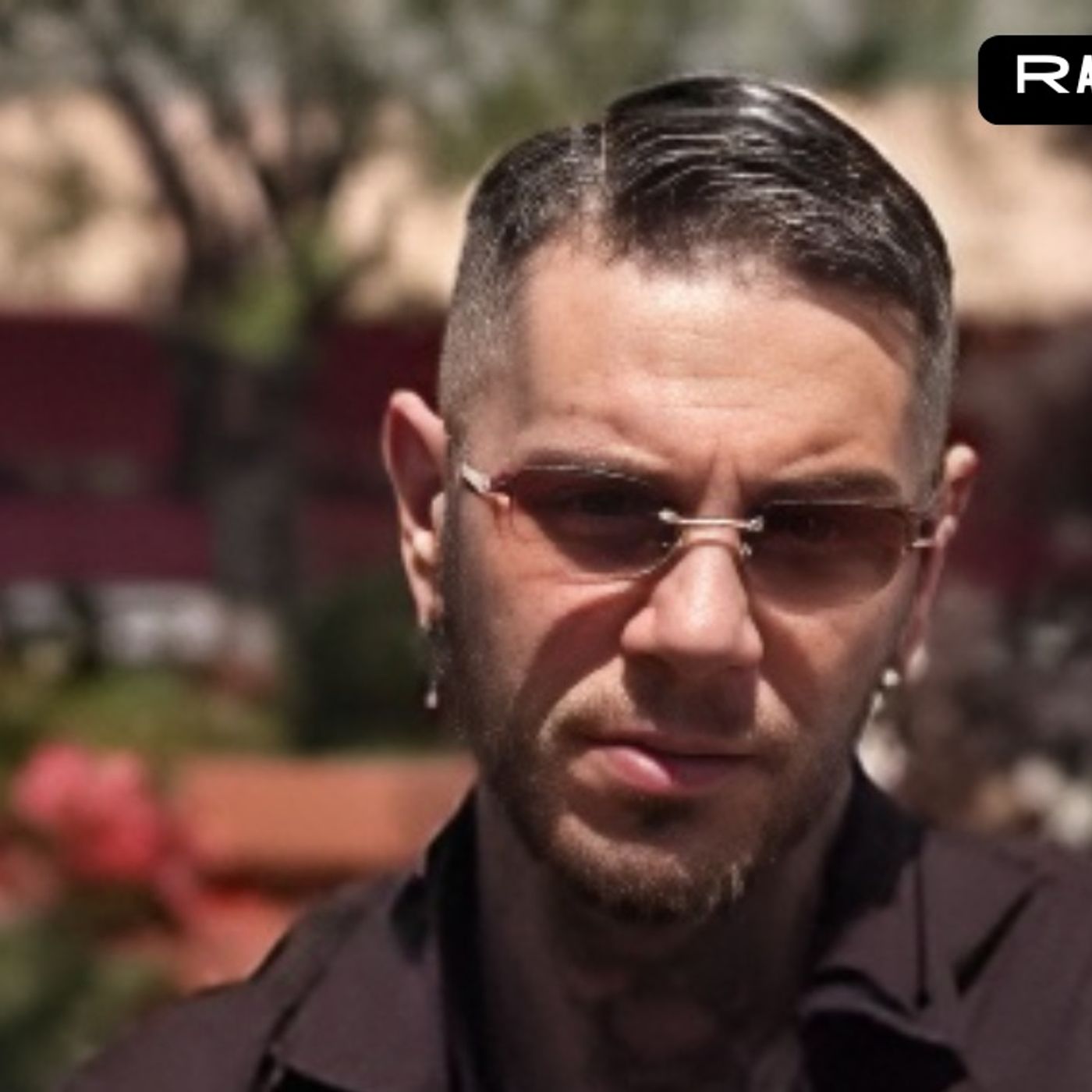 Emis Killa Rinuncia a Sanremo 2025 perchè è Indagato! Nemmeno i Politici si Dimettono! Radio Puggini episode artwork