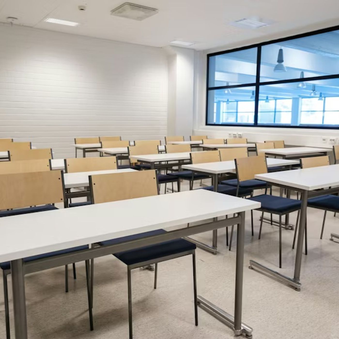 #Napoli Della scuola c’è il bello e il brutto...