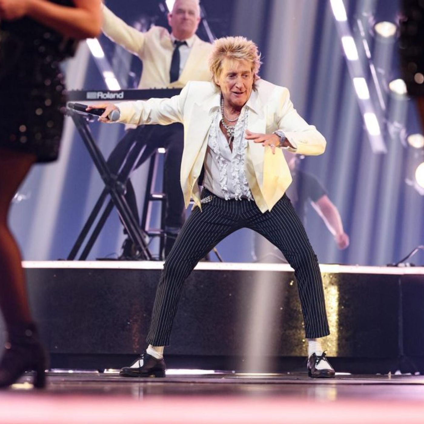Rod Stewart Cancels Cleveland Show As Doctors Prescribe More Rest Following ‘Minor Medical Procedure’
