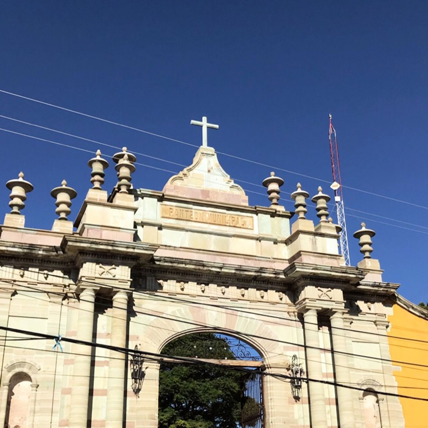 ¿ Campo Santo?