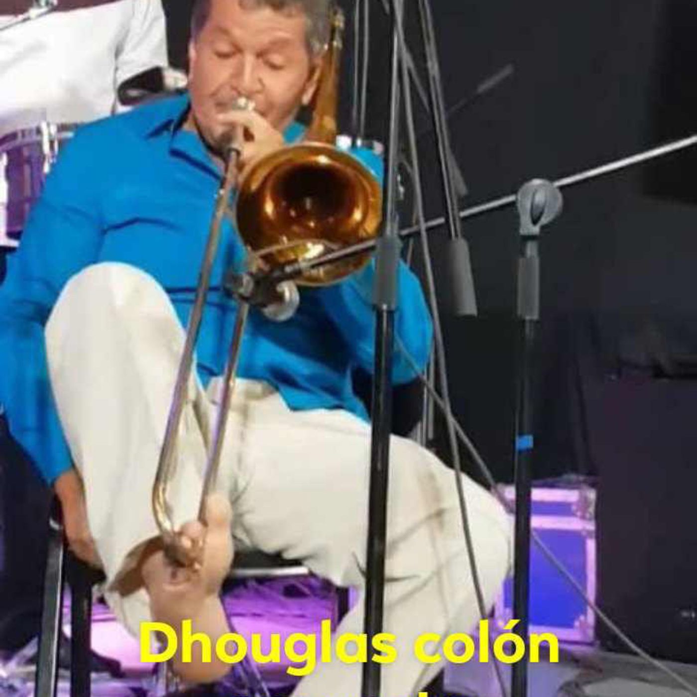 Dhouglas Colón el trombón que toca con el pie por todo el mundo.