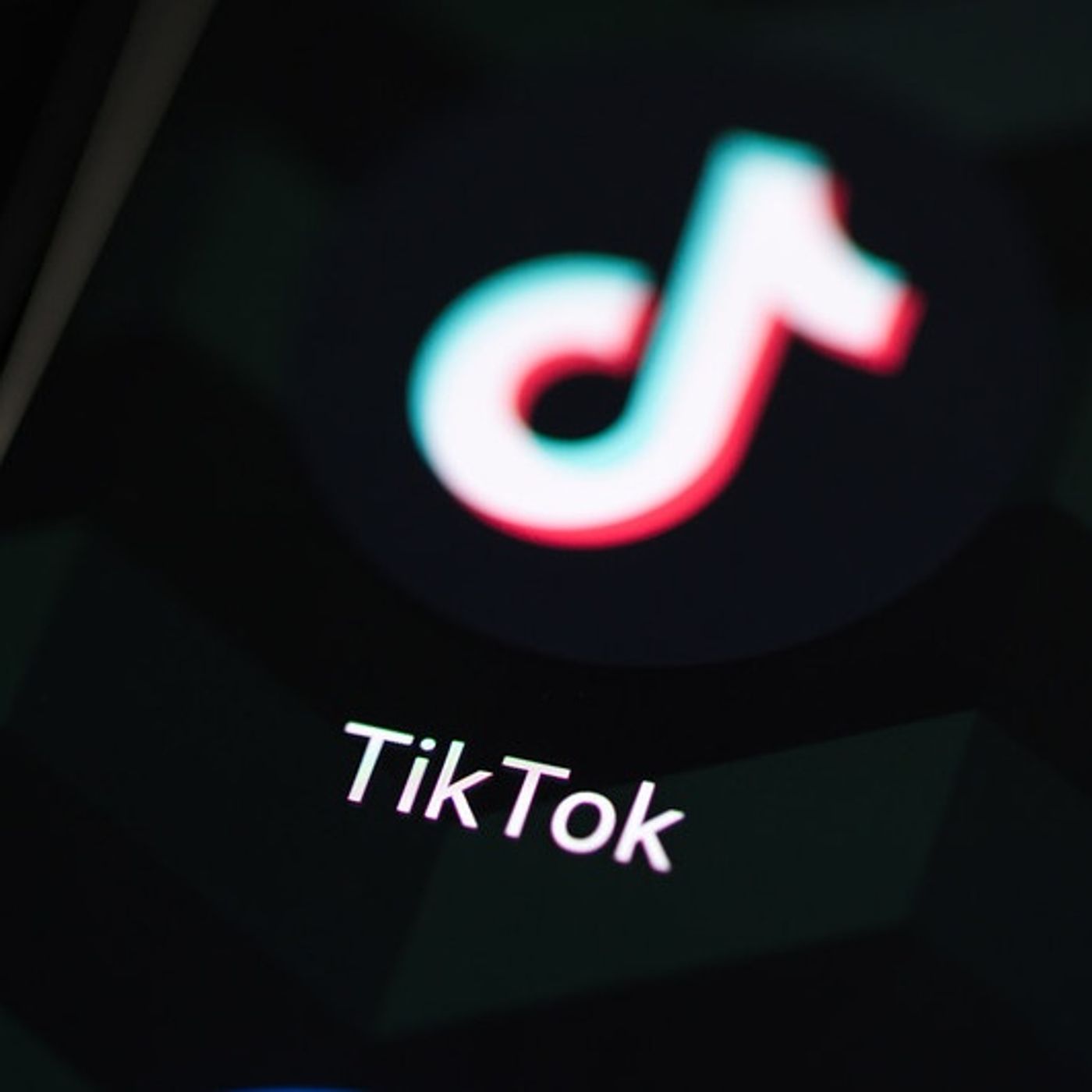 Explication sur le bannissement du réseau social « Tik-Tok » aux Etats Unis episode artwork