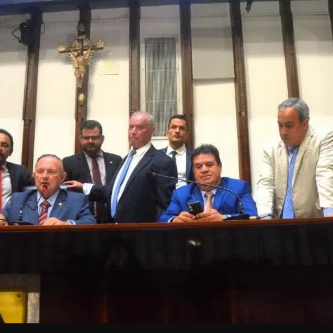 Deputados autorizam governo da Bahia a fazer empréstimo de R$ 1 bilhão; recurso é para implantação do VLT e outras obras