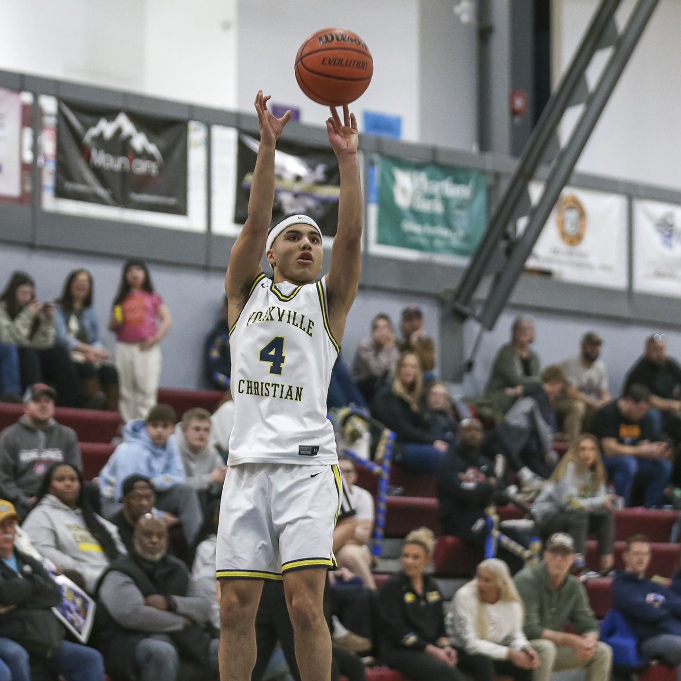 Yorkville Christian, on Tray Alford’s shot in final seconds, wins thriller over Christ the King episode artwork