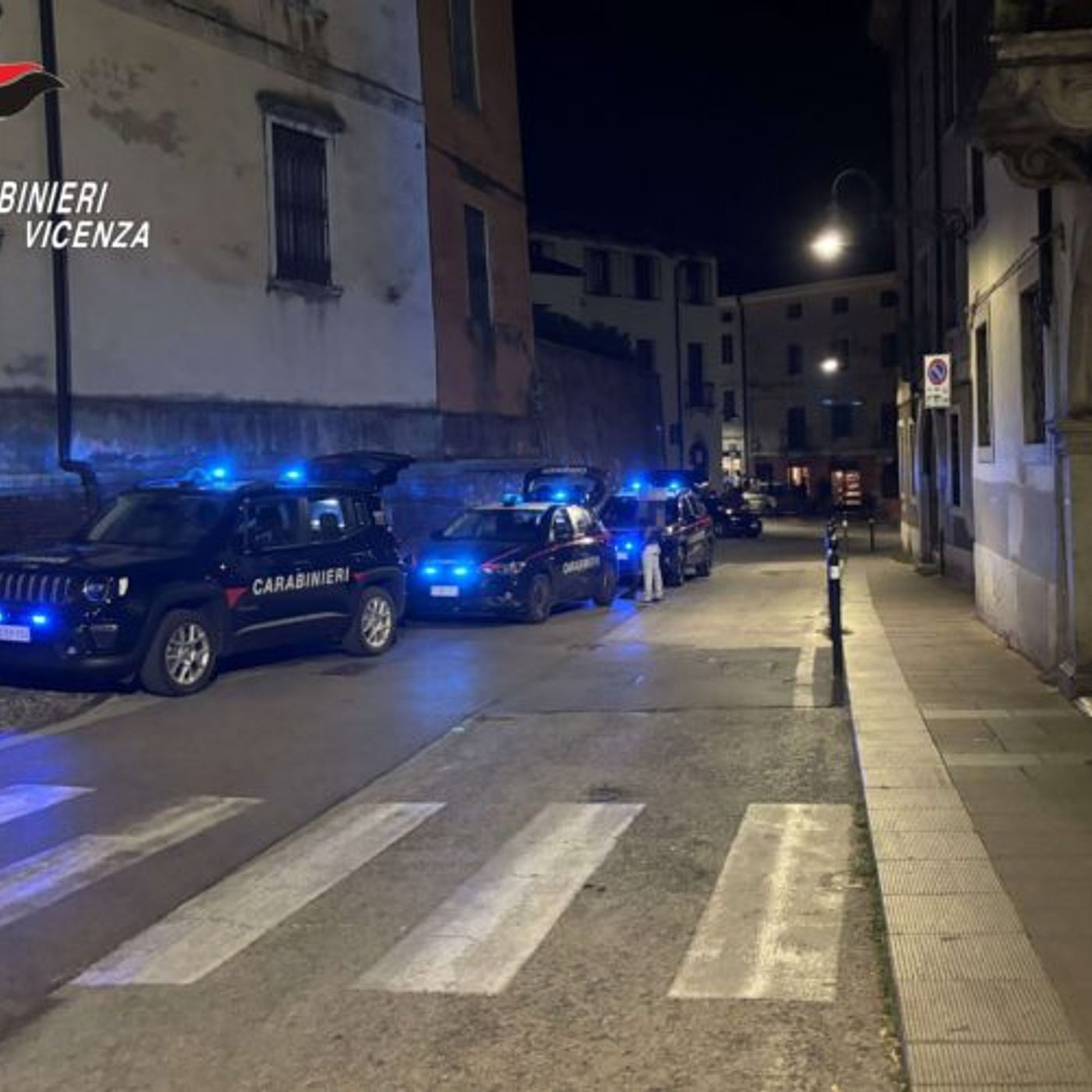Controlli in bar e ristoranti: multe per 23 mila euro per igiene e sicurezza carenti episode artwork