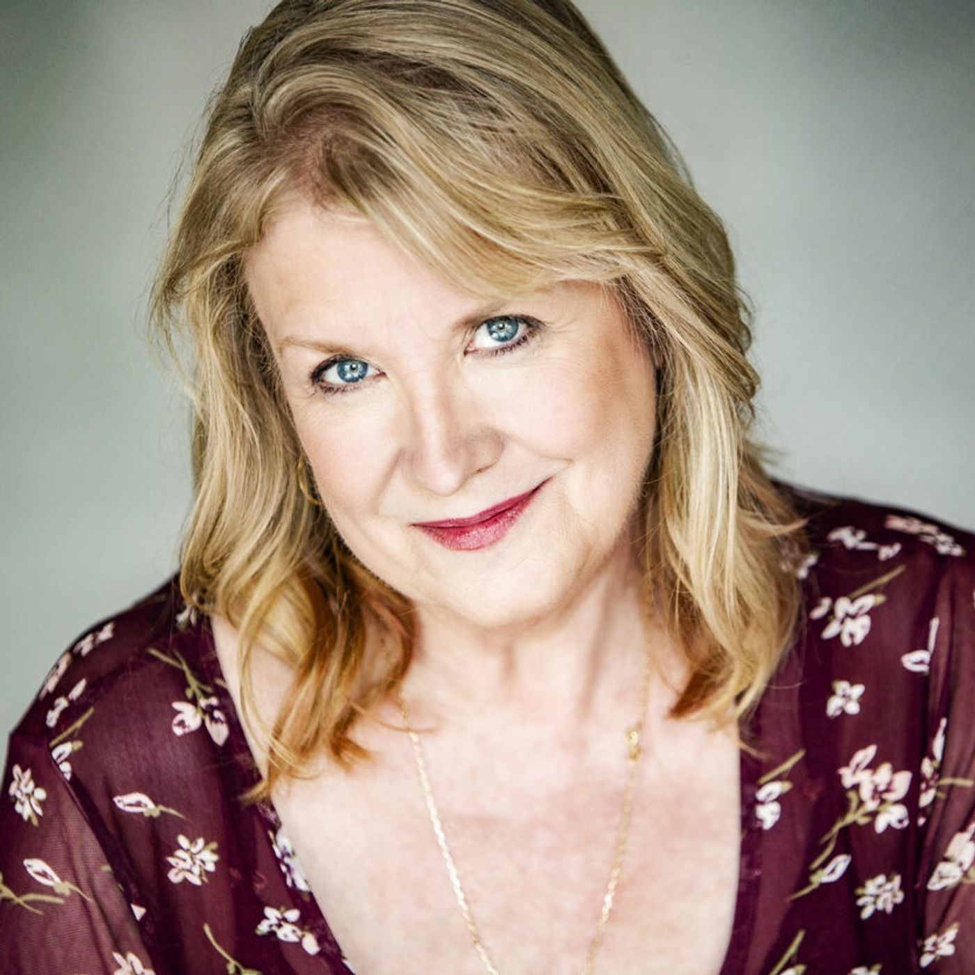 Rob McConnell Interviews - LESLEY CLARKE MITCHELL - Hypnosis For The Experiencer