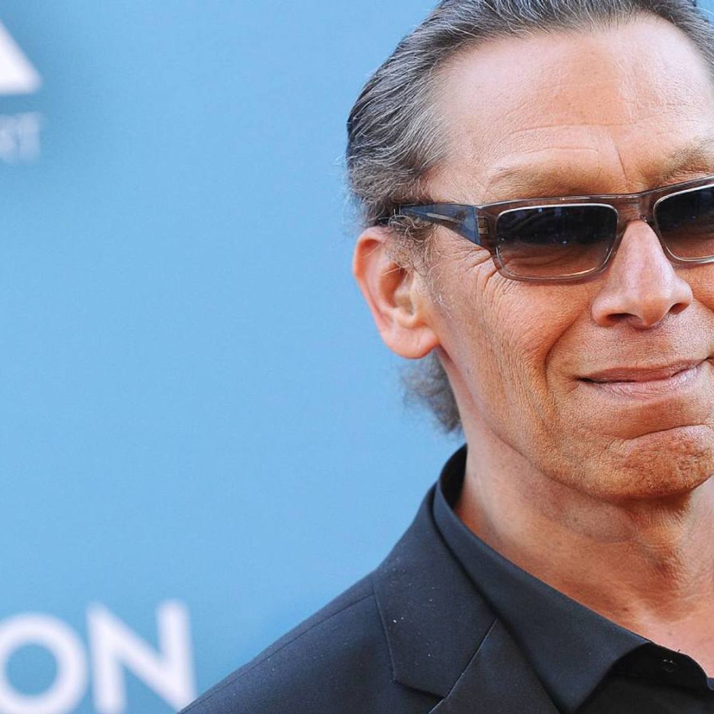 Legendary Drummer Alex Van Halen Knighted in the Netherlands episode artwork