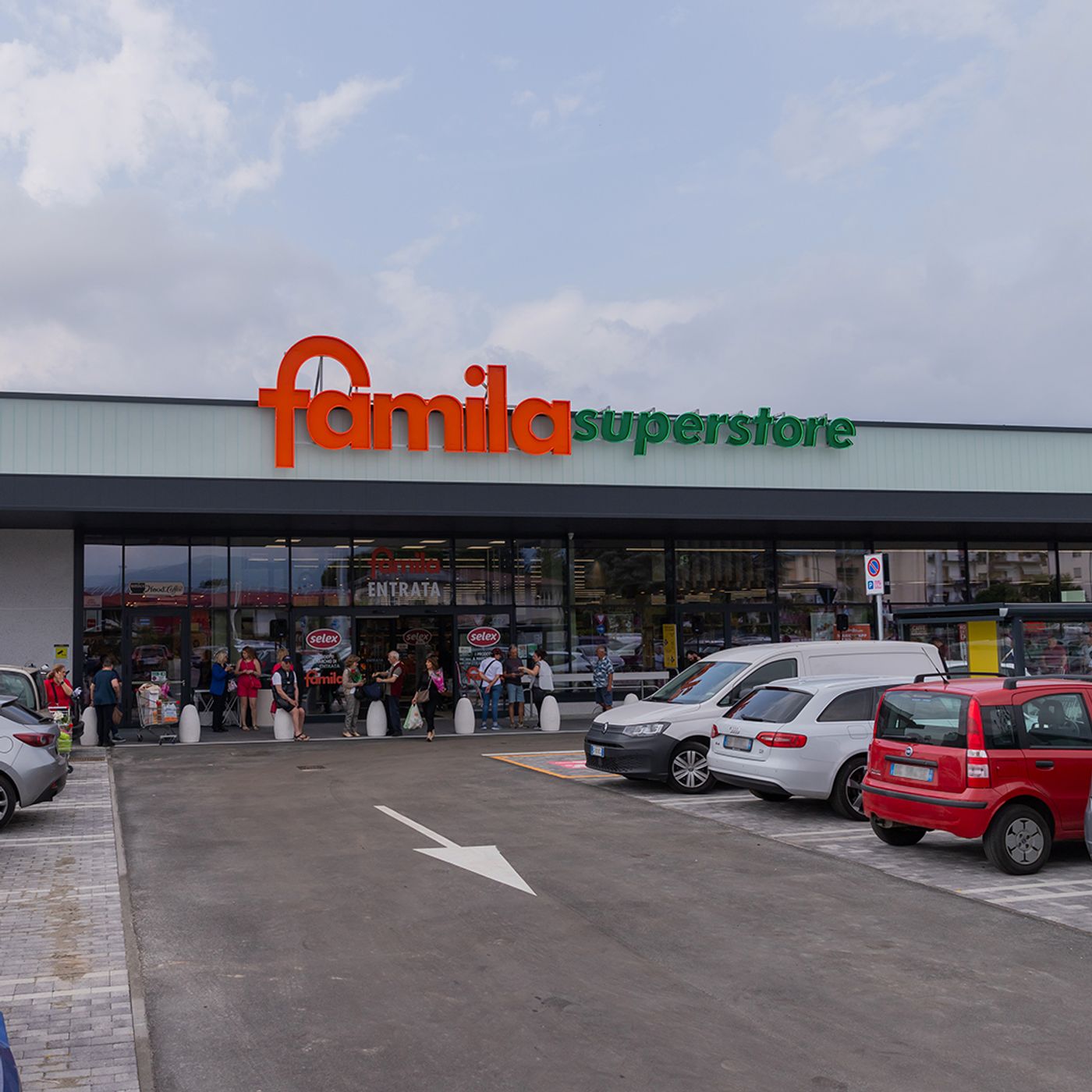 Rivoluzione green nella grande distribuzione: il Famila premiato per l’edilizia sostenibile Rivoluzione green nella grande distribuzione: il Famila premiato per l’edilizia sostenibile