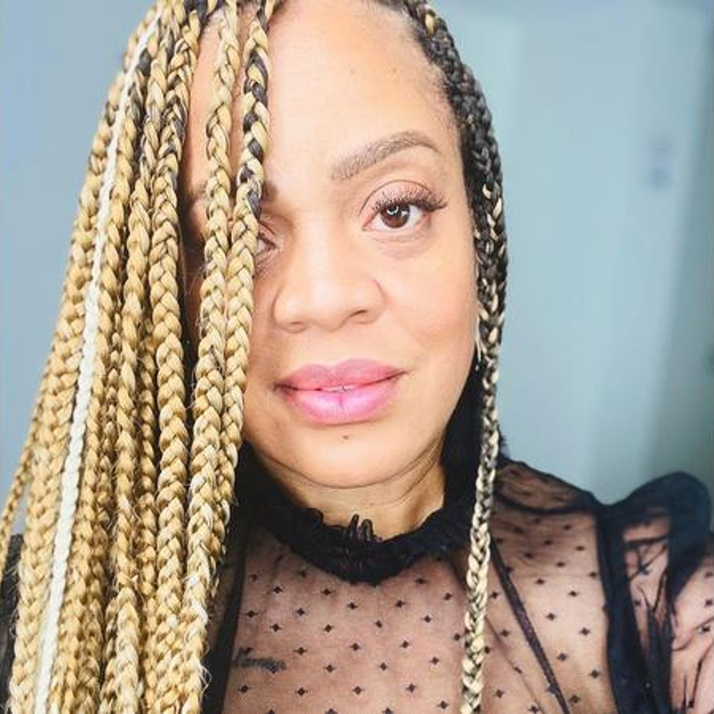 Beauty Talk with Hairstylist & Nail Tech Brandise Brockington aka Bmichelebeauty episode artwork