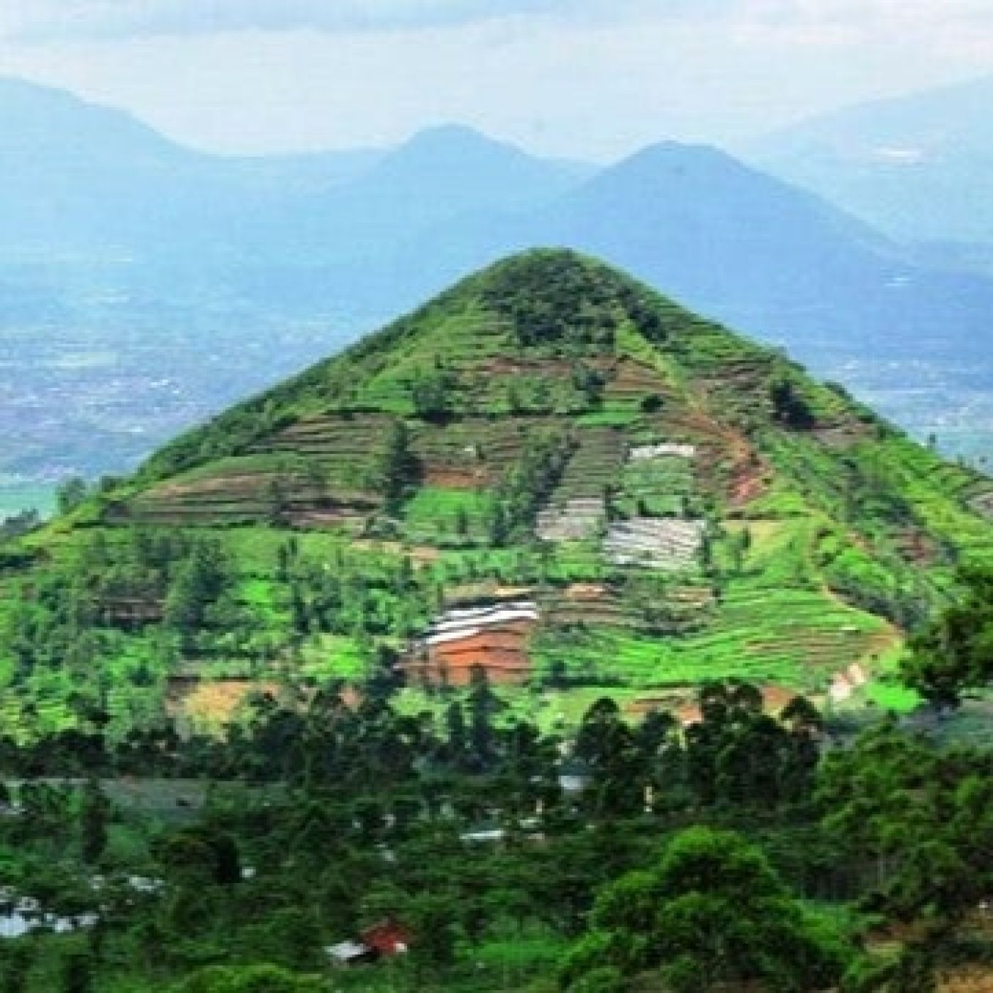 Cuarto Milenio: Gunung Padang, la pirámide más antigua del mundo