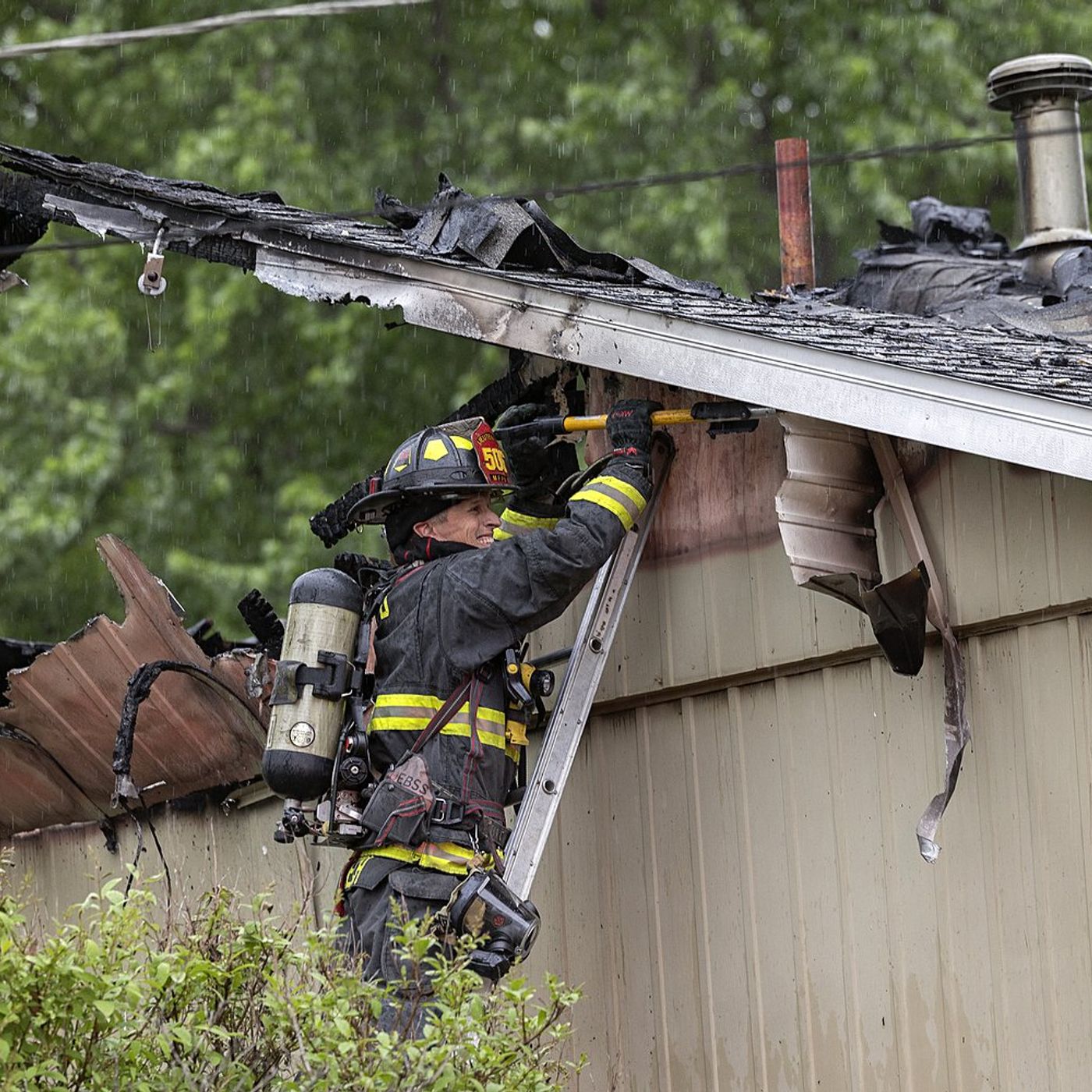 3 dogs rescued from Sterling house fire: fire officials episode artwork