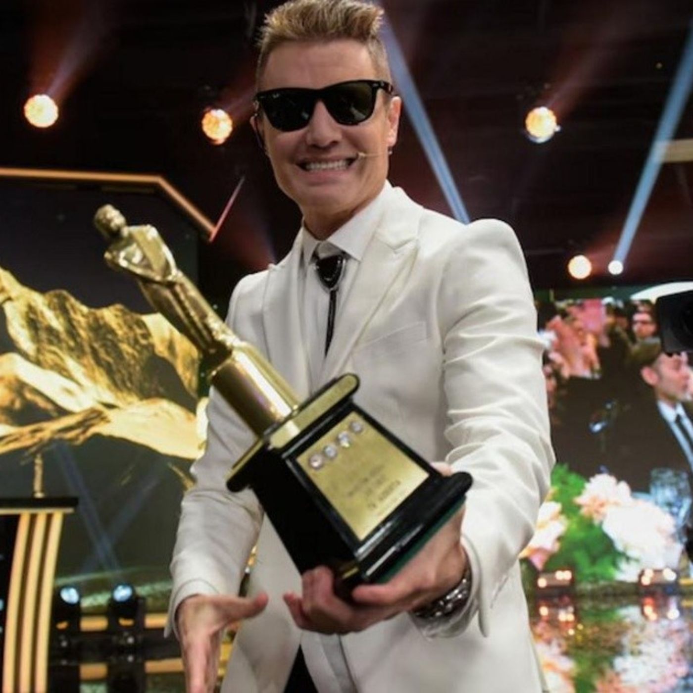 Premios Martin Fierro 2025 - Mati Romero - Vos en off episode artwork