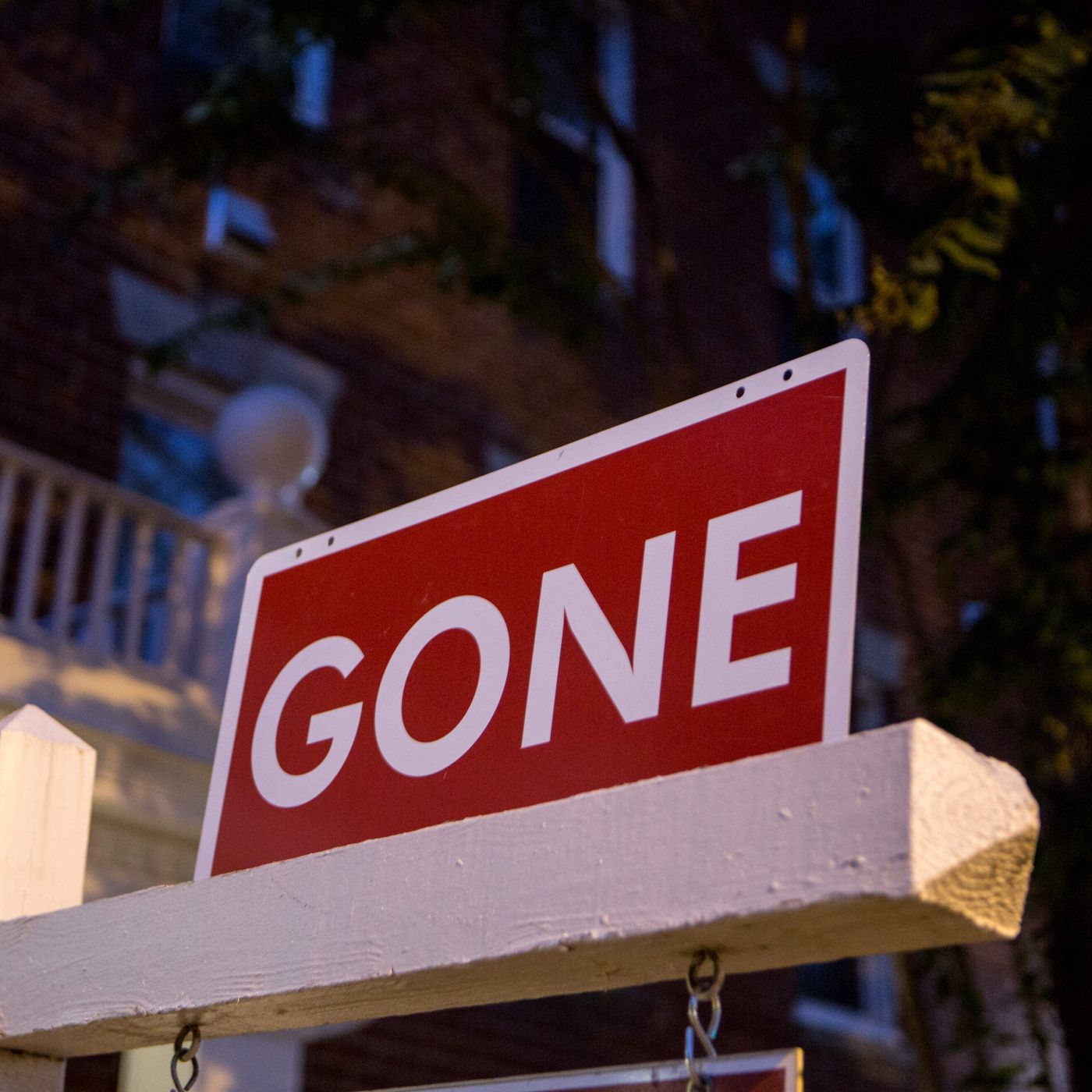 Rational Advice For A Chaotic Housing Market episode artwork