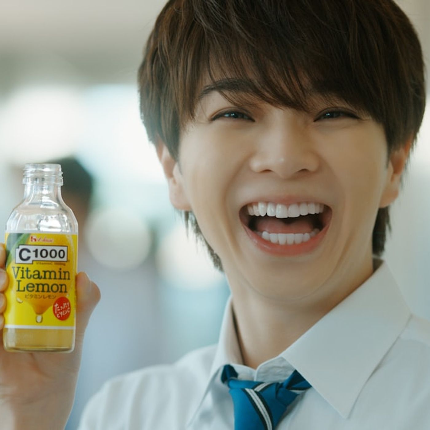 嬉C1000！M!LK塩﨑太智が「C1000ビタミンレモン」Web CMに出演、高校生に扮して大げさに挙手 - 音楽ナタリー episode artwork
