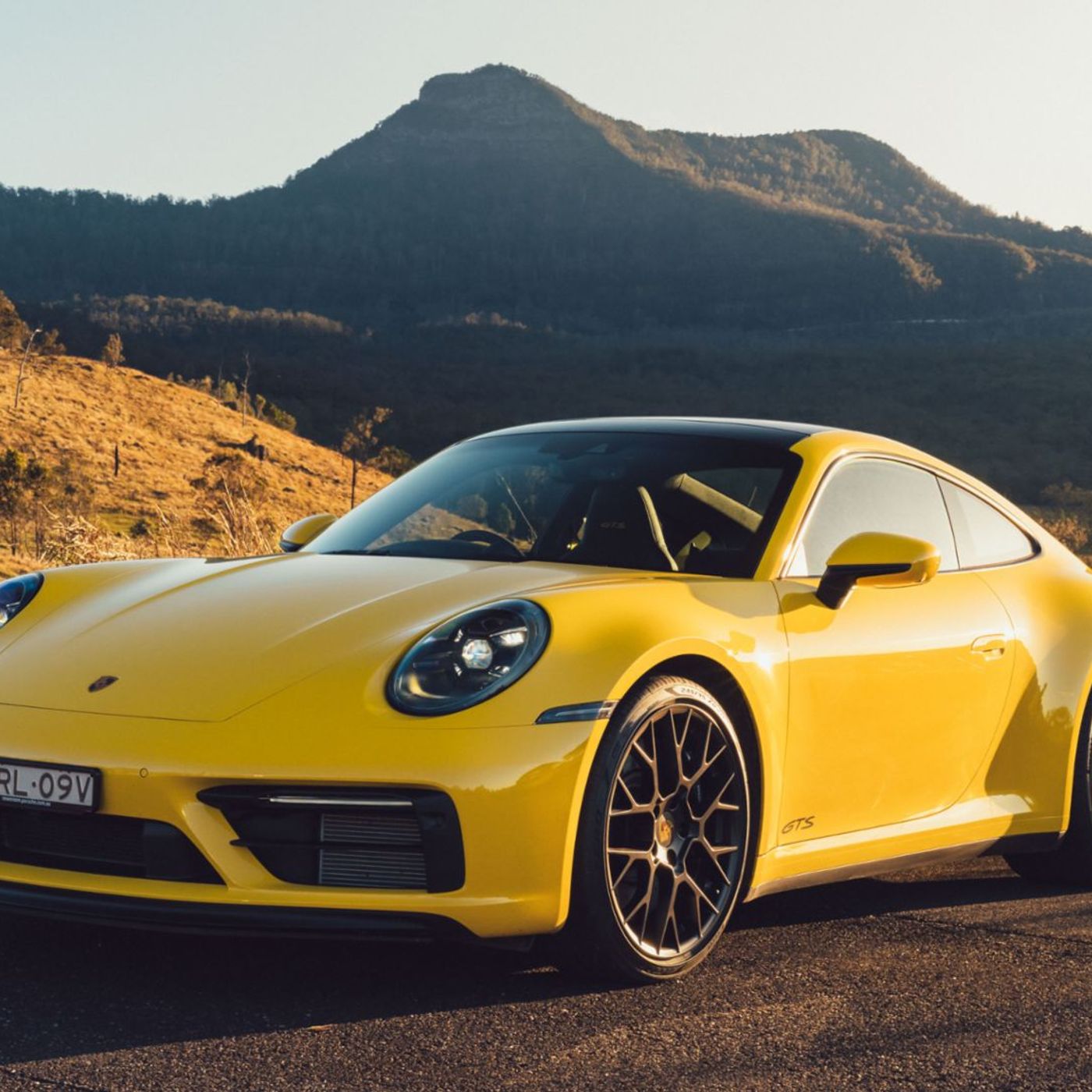 Agenda Week-End in Costa Azzurra: Paradis Porsche 2025 - Fête de la Science a Hyères - Fiera d’Autunno e dei Sapori di Carros