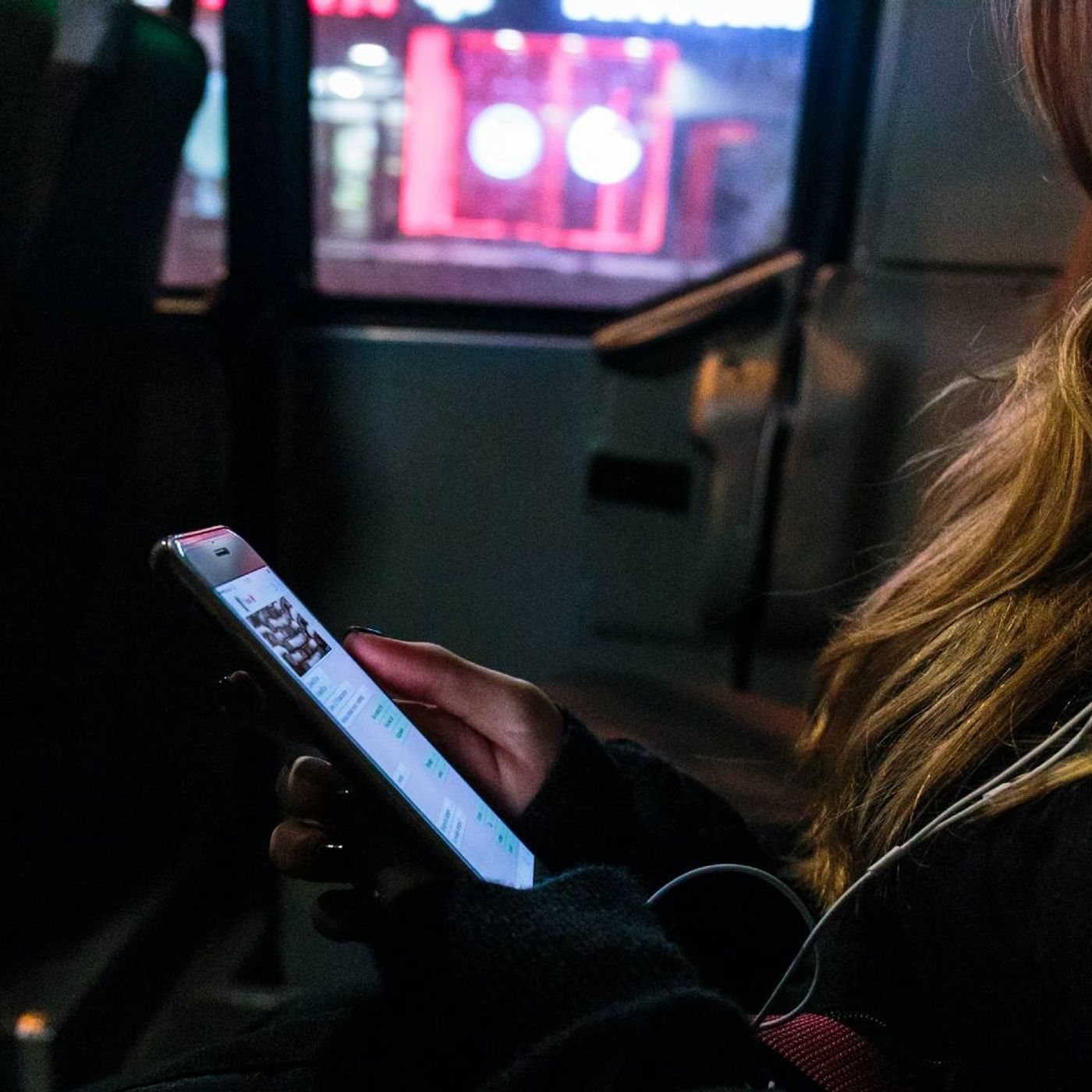 Giulia Tortoioli: «L'app SafHer accompagna le ragazze per strada da sole» episode artwork