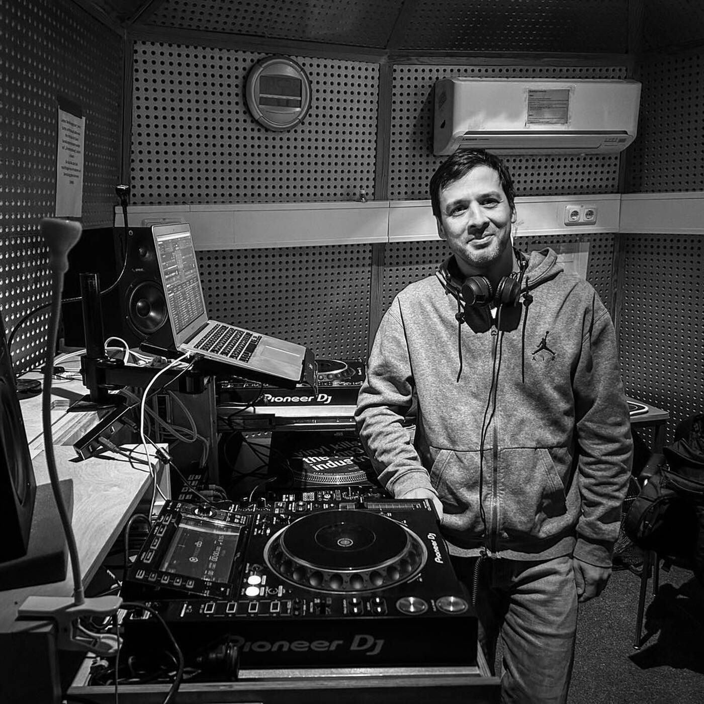 ROBERT WONG - ROB B - DnB, RuFFM, DJ - AIRFORCEWONG - Film, Drohne, Videographer - Frankfurt - [ GERMANY ]