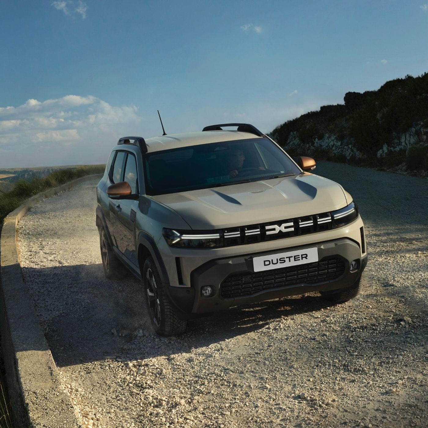 Dacia Duster Model Year 2026 - Il SUV compatto diventa più efficiente (e un po’ più sofisticato) episode artwork