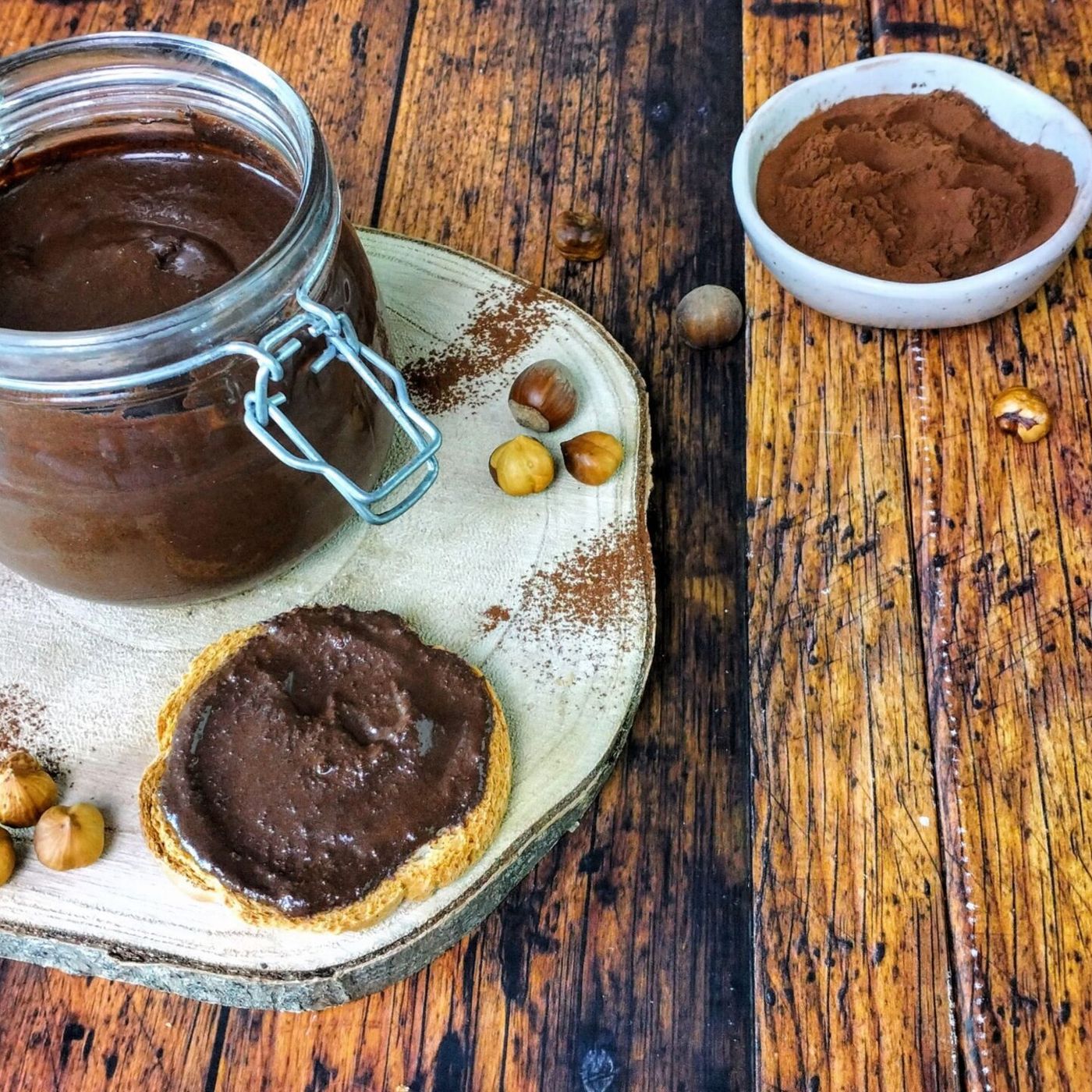 Crema spalmabile con cacao e nocciole: la versione light, senza cottura e con soli 4 ingredienti episode artwork