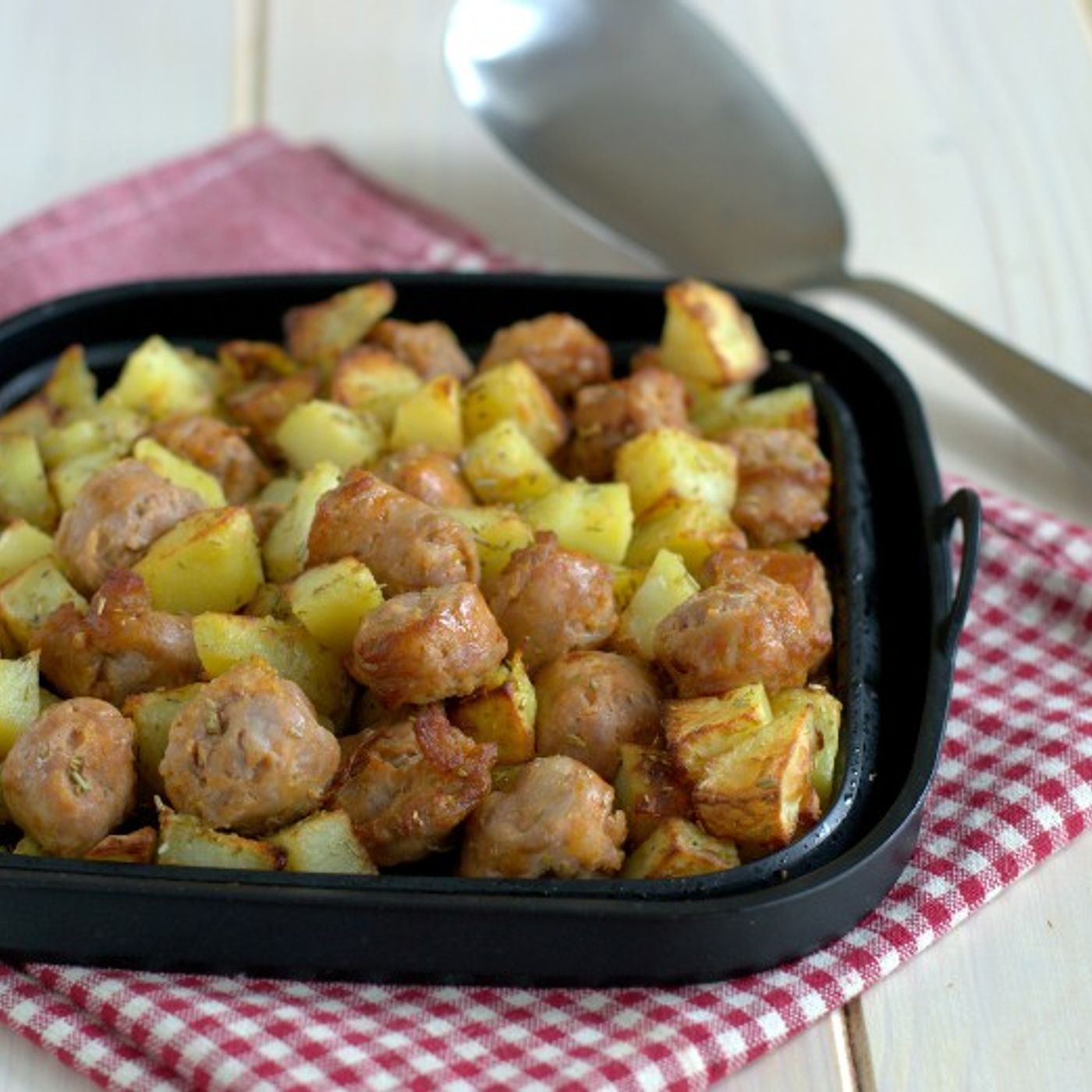 Salsiccia e patate in friggitrice ad aria episode artwork
