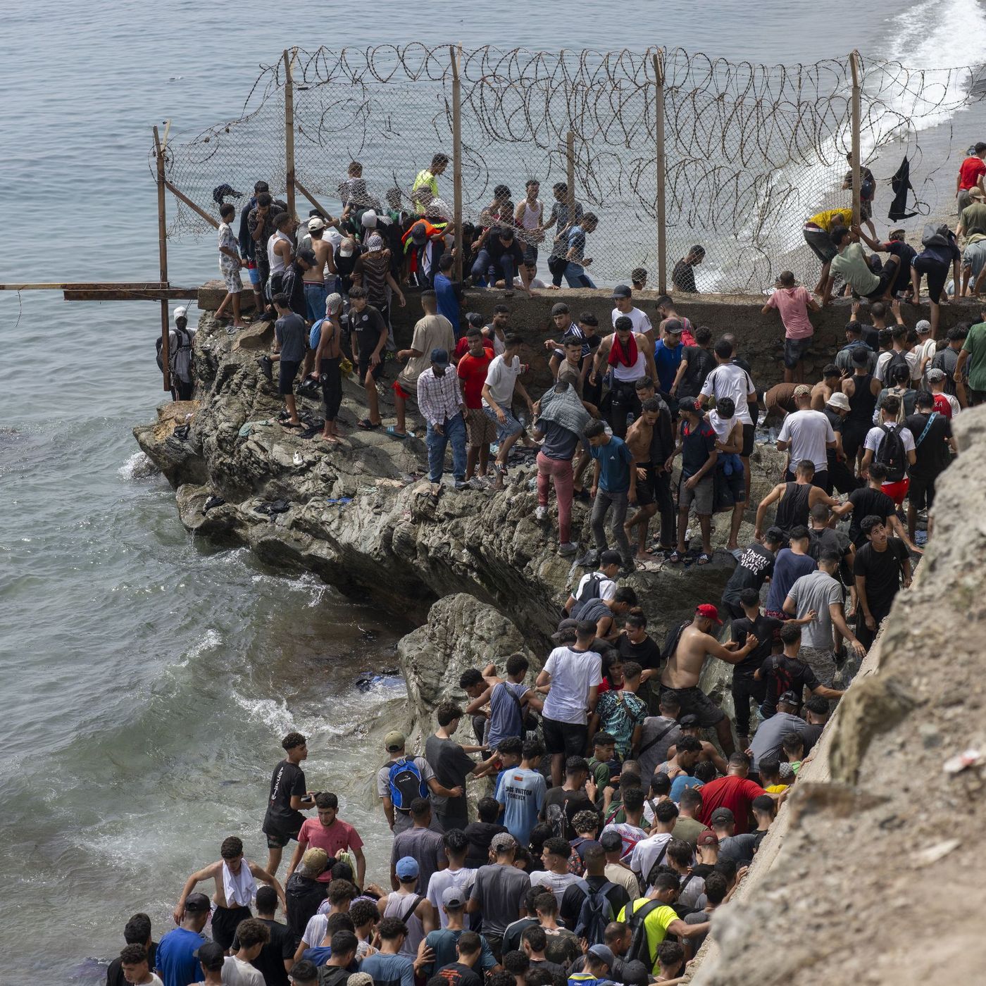 La Trinchera de Llamas del 01/08/2026 - Ceuta trata de recuperar su normalidad tras la invasión marroquí