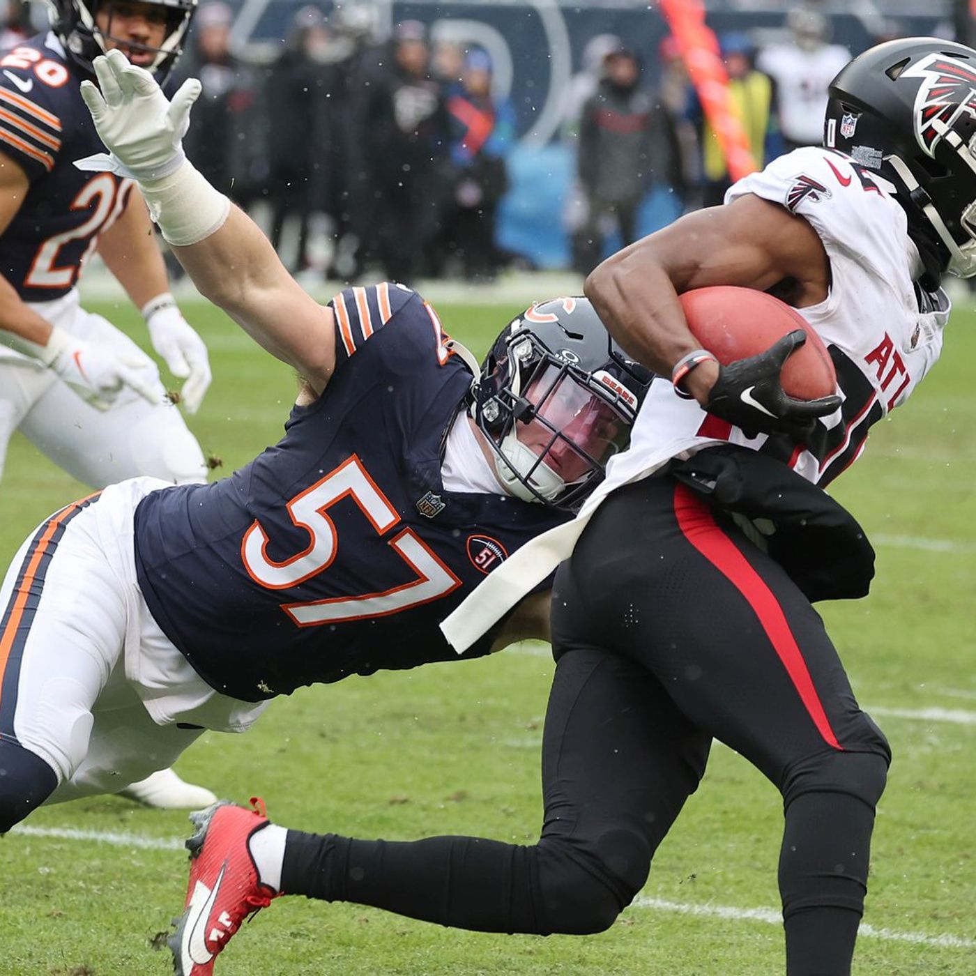 Chicago Bears bring back Lake Zurich native Jack Sanborn