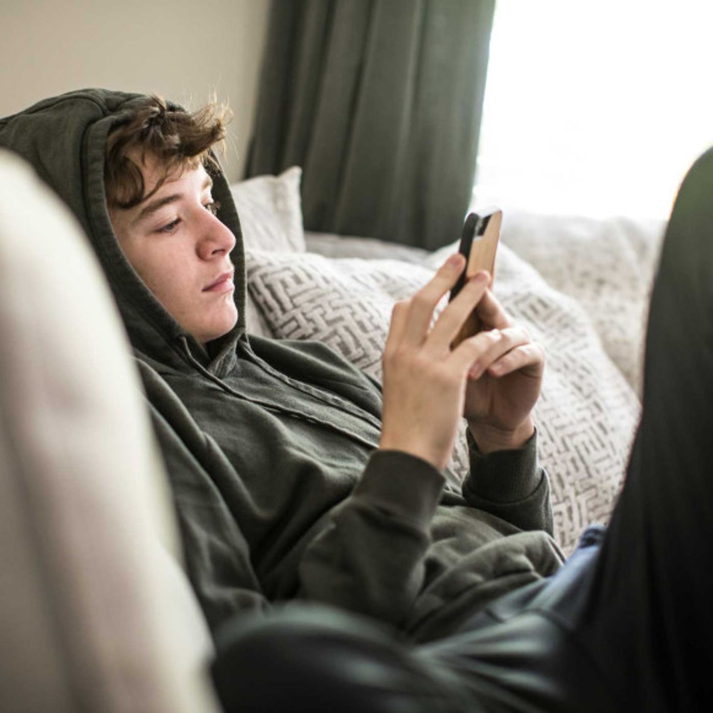 Cyberbullismo e sottoculture online: la misoginia e la mascolinità tossica affrontate in Adolescence episode artwork