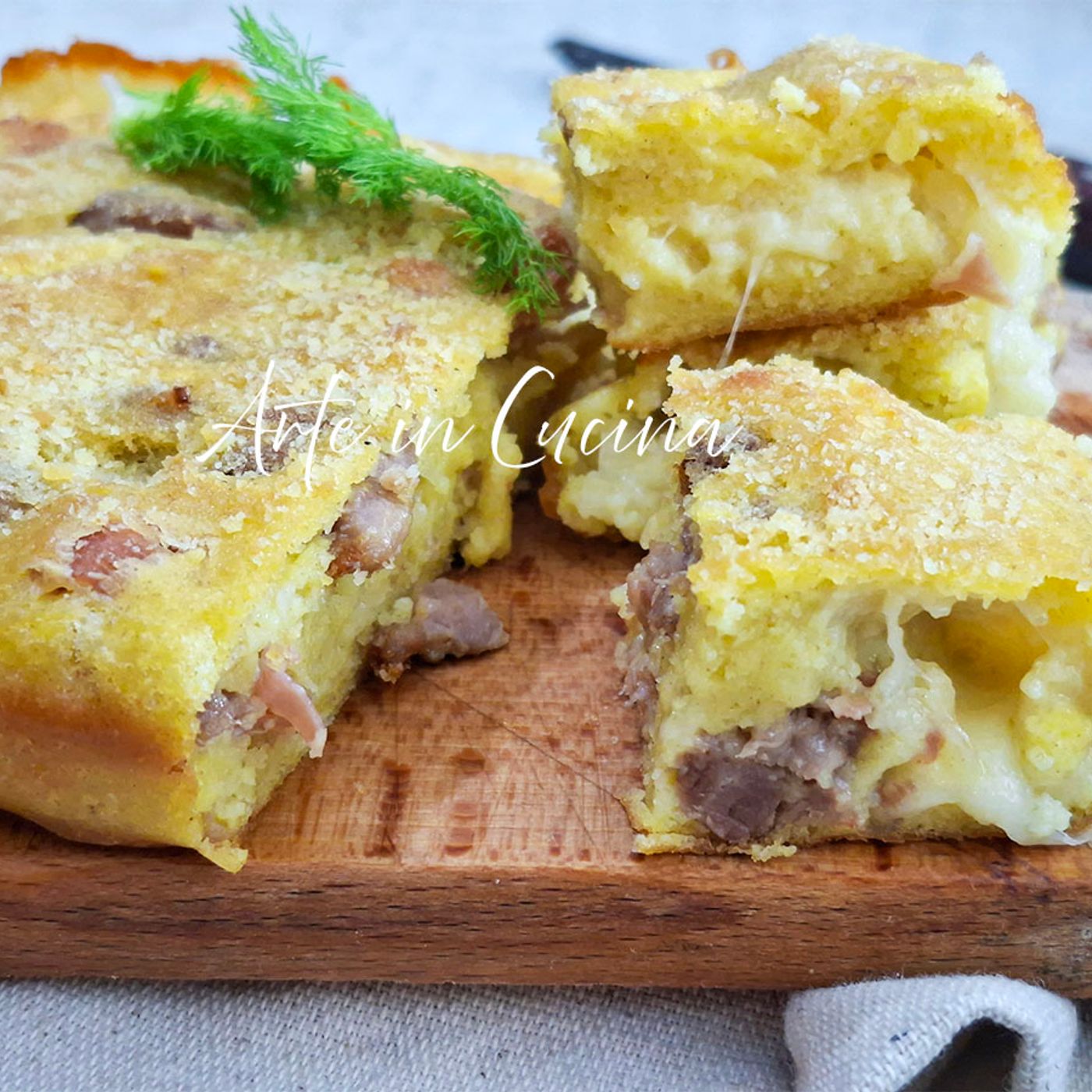 RUSTICO con SALSICCIA provola e speck