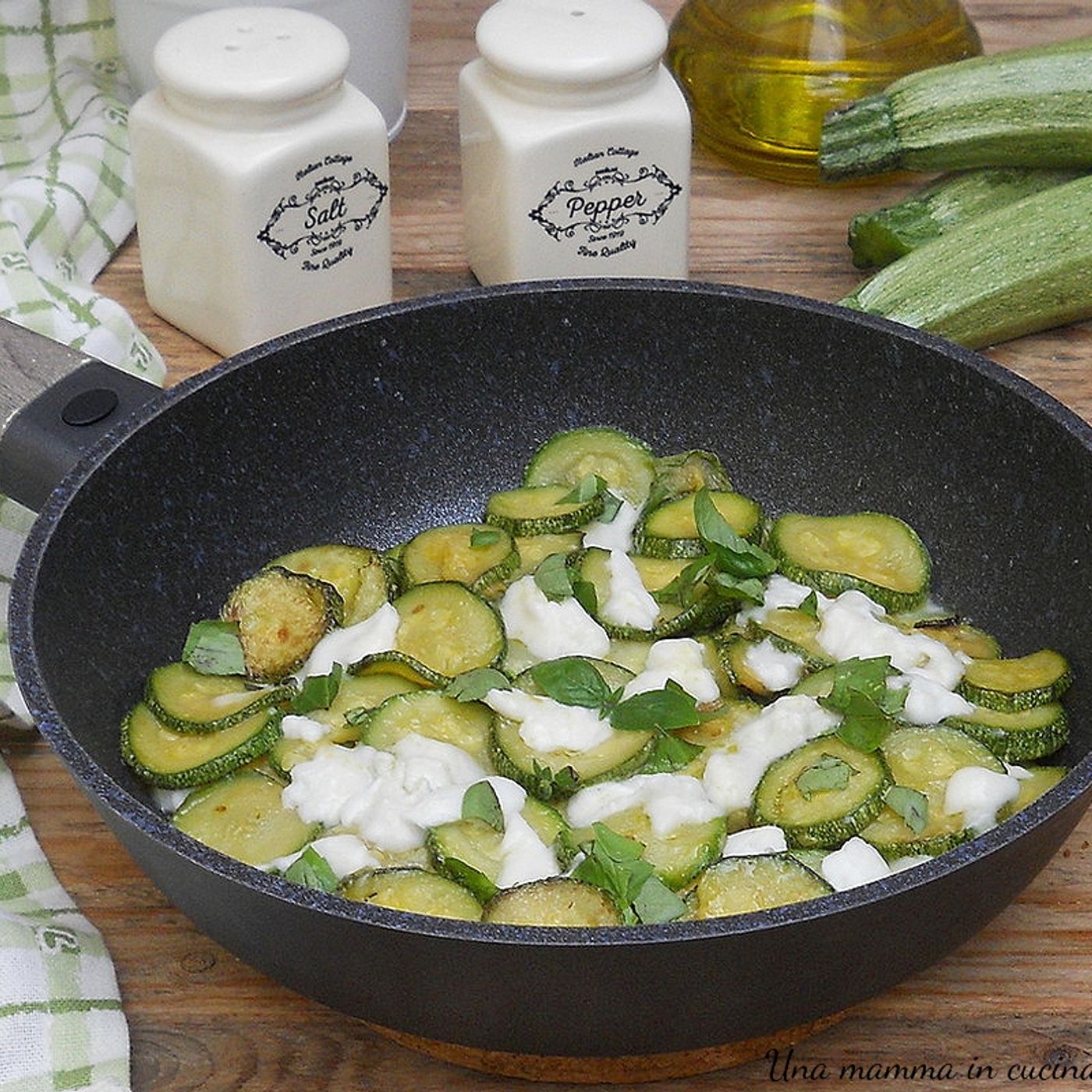Zucchine con mozzarella in padella episode artwork