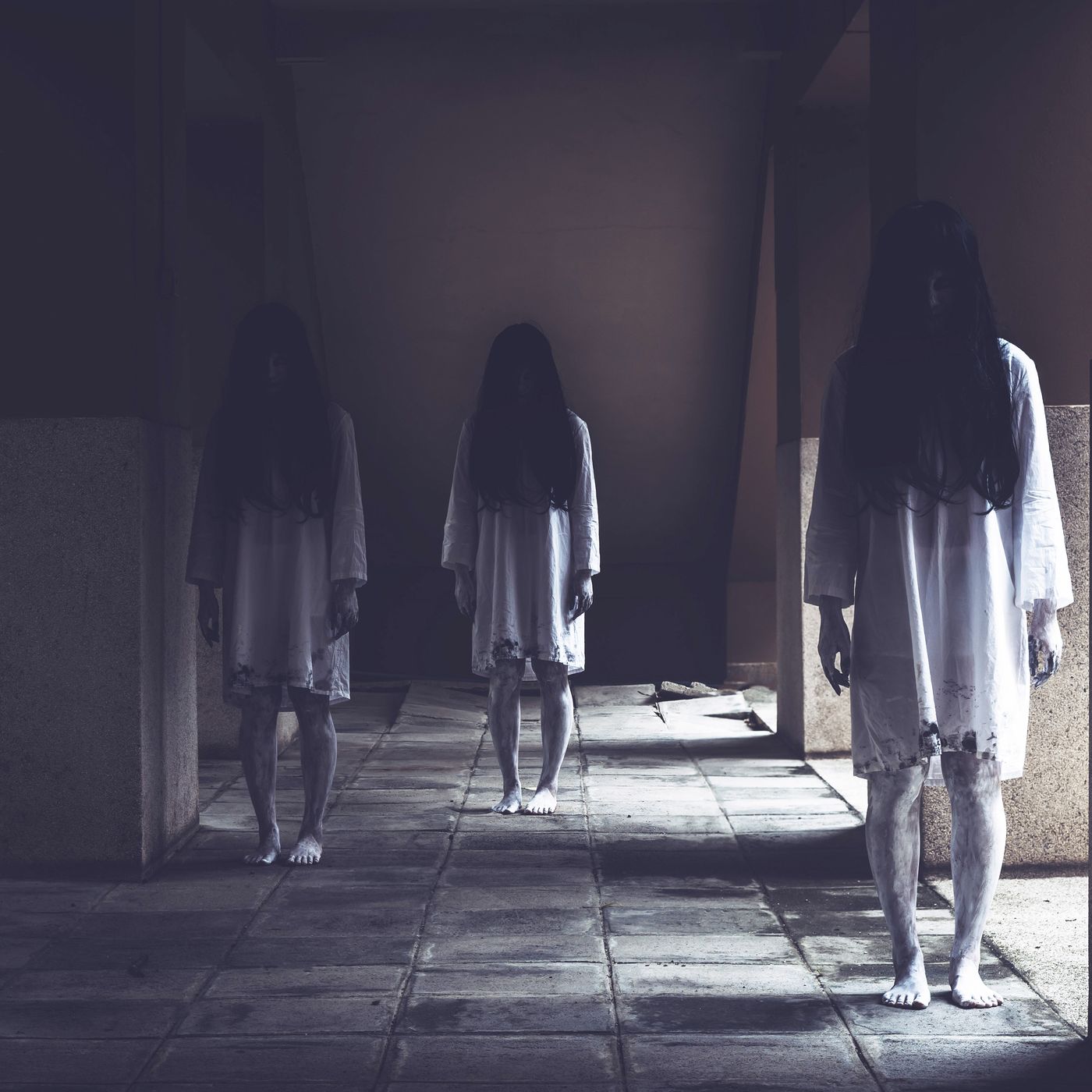 The Psychic Housewife of New Jersey: Ghost stories and different types of ghosts