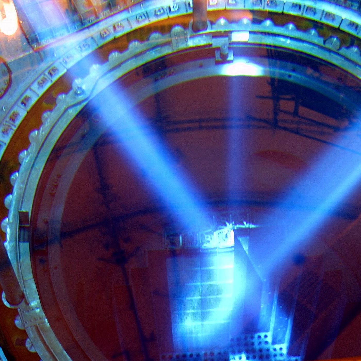 Prensa económica: En el corazón de una central nuclear: el reactor, la grúa polar y muros de 1,4 metros de espesor