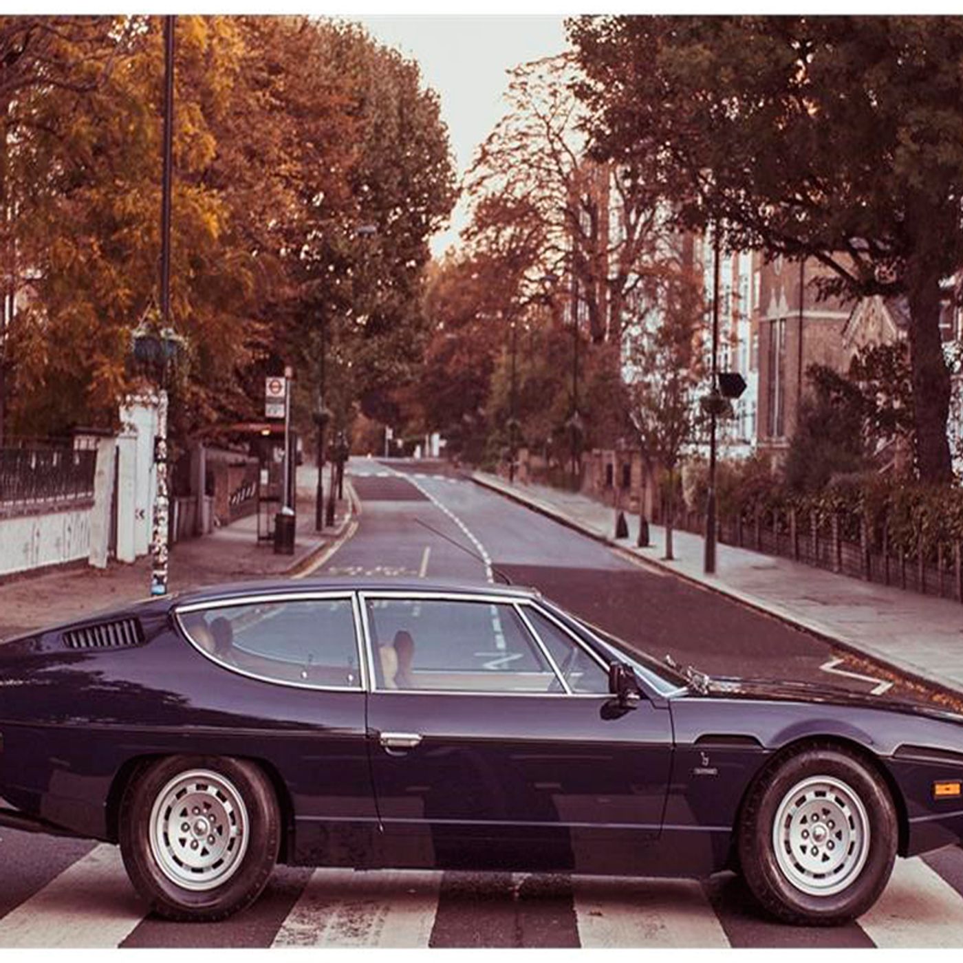 El Club de los Beatles: 50 aniversario el modelo "Espada" de Lamborghini episode artwork