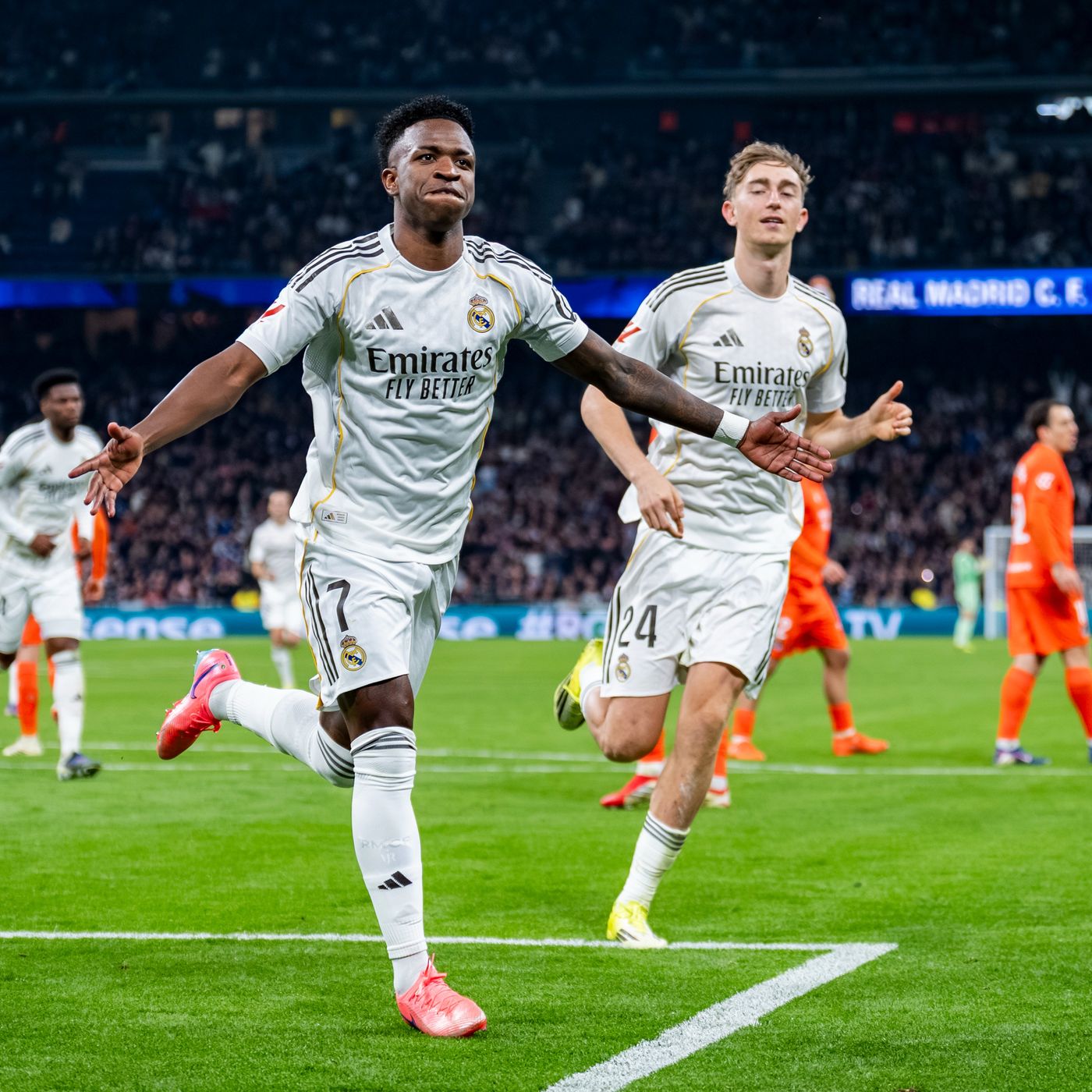 El Sanedrín |  Álvaro Benito reivindica el "espíritu" del Real Madrid tras recuperar el liderato de la liga: "A veces somos demasiado exigen episode artwork
