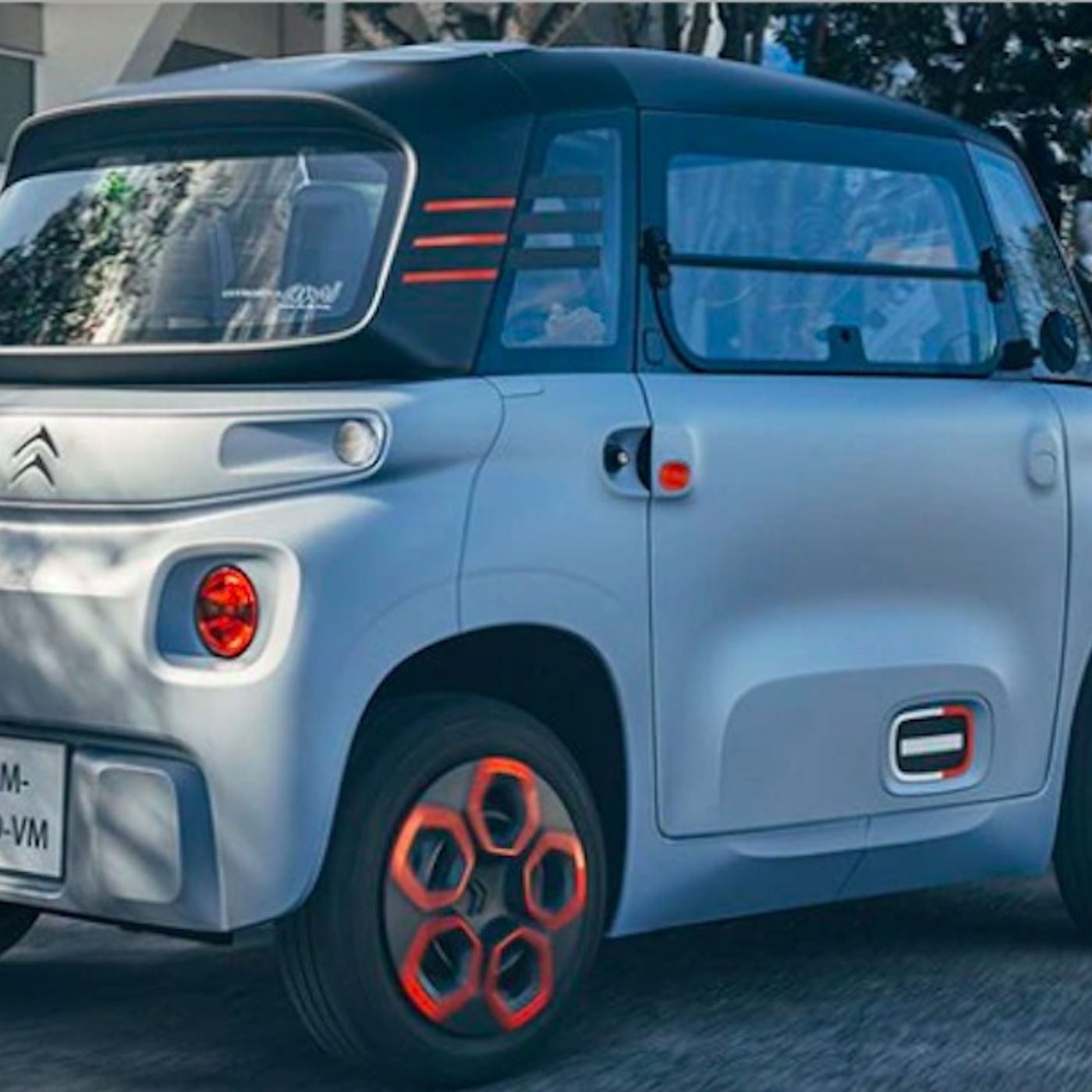 Quadricicli elettrici in centro e nei parcheggi scambiatori