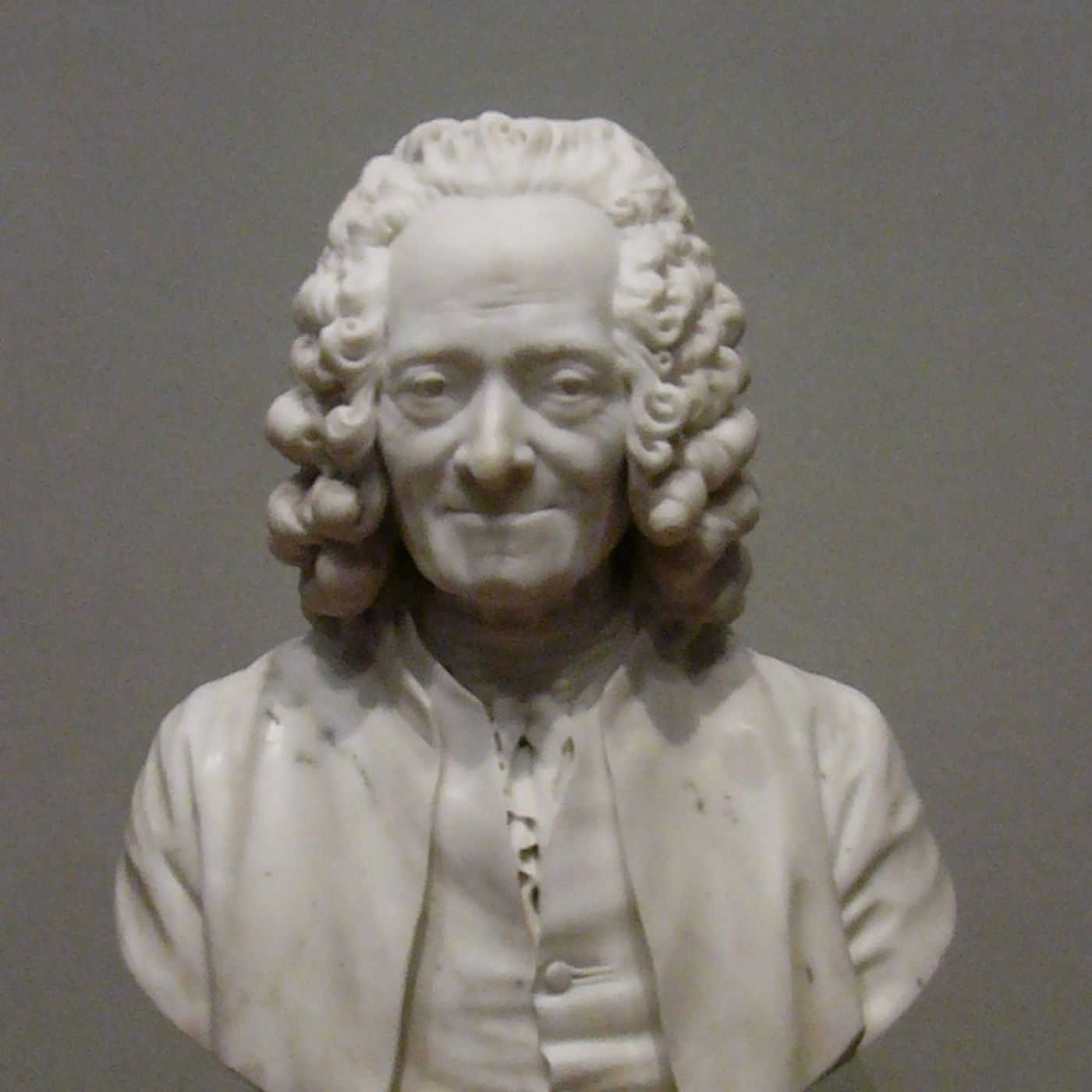 Voltaire y su pensamiento