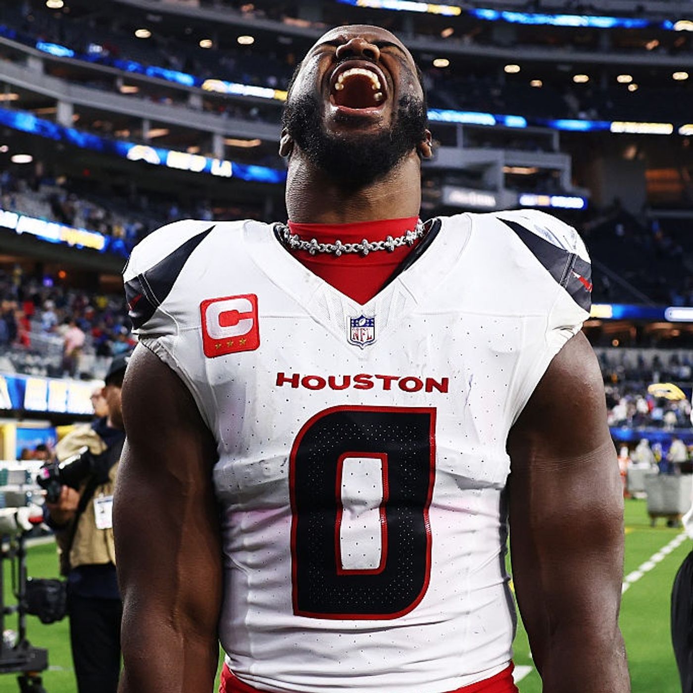 Happy New Year! Bowl Games Are Underway! Friends Join the Show