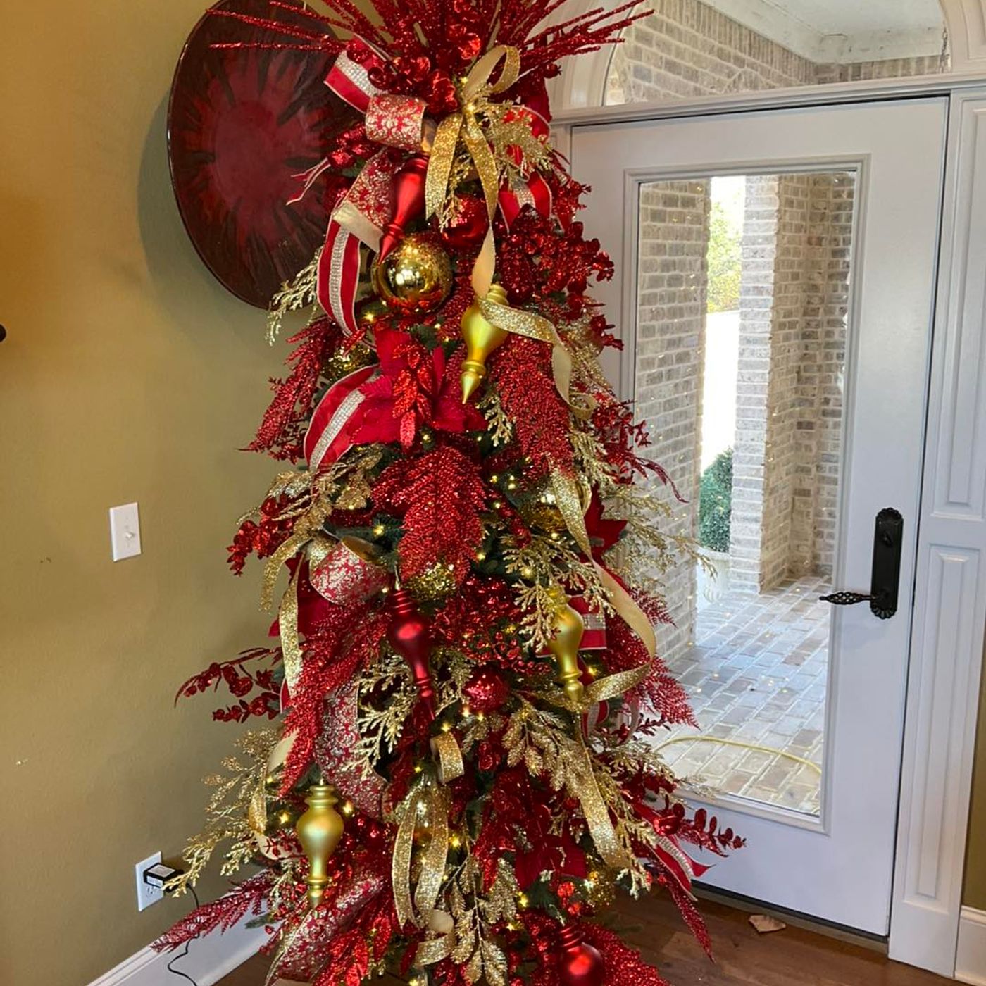 When is it too early to decorate your home for Christmas_110625