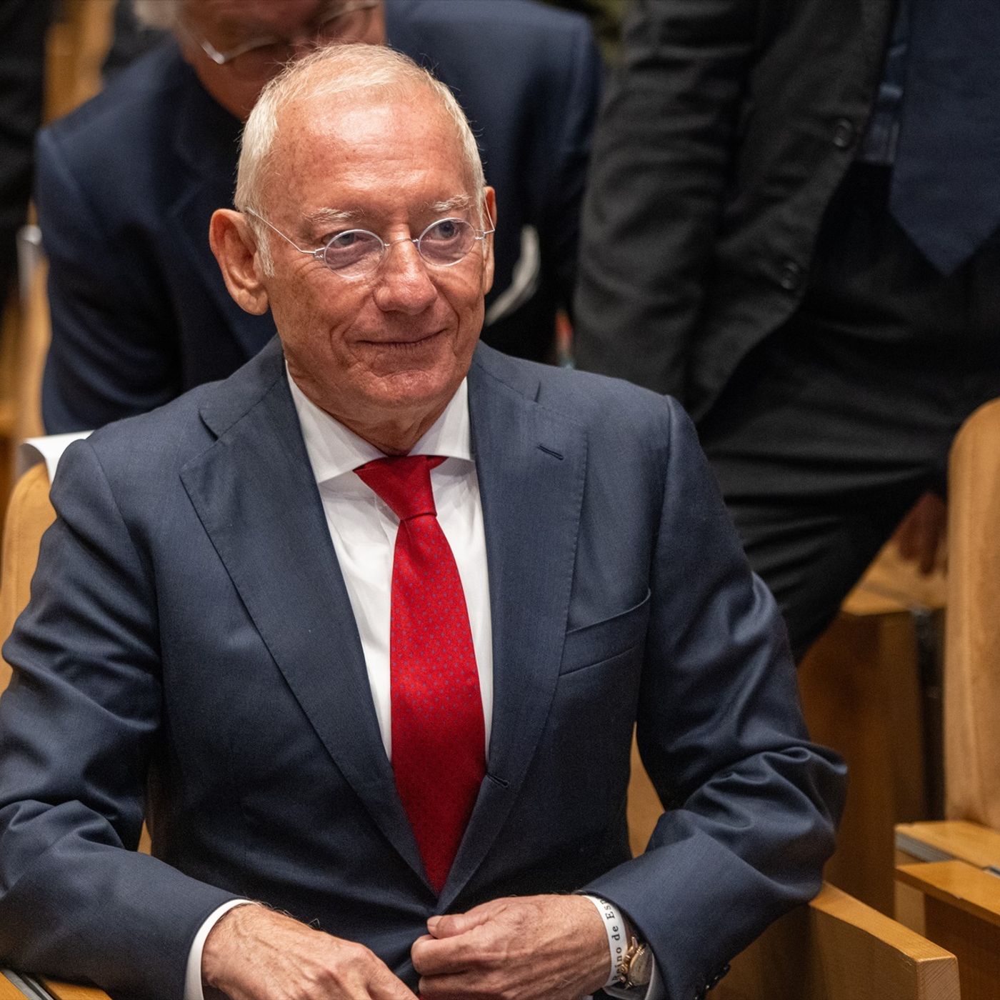 Crónica Rosa: Giro en el caso Isak Andik