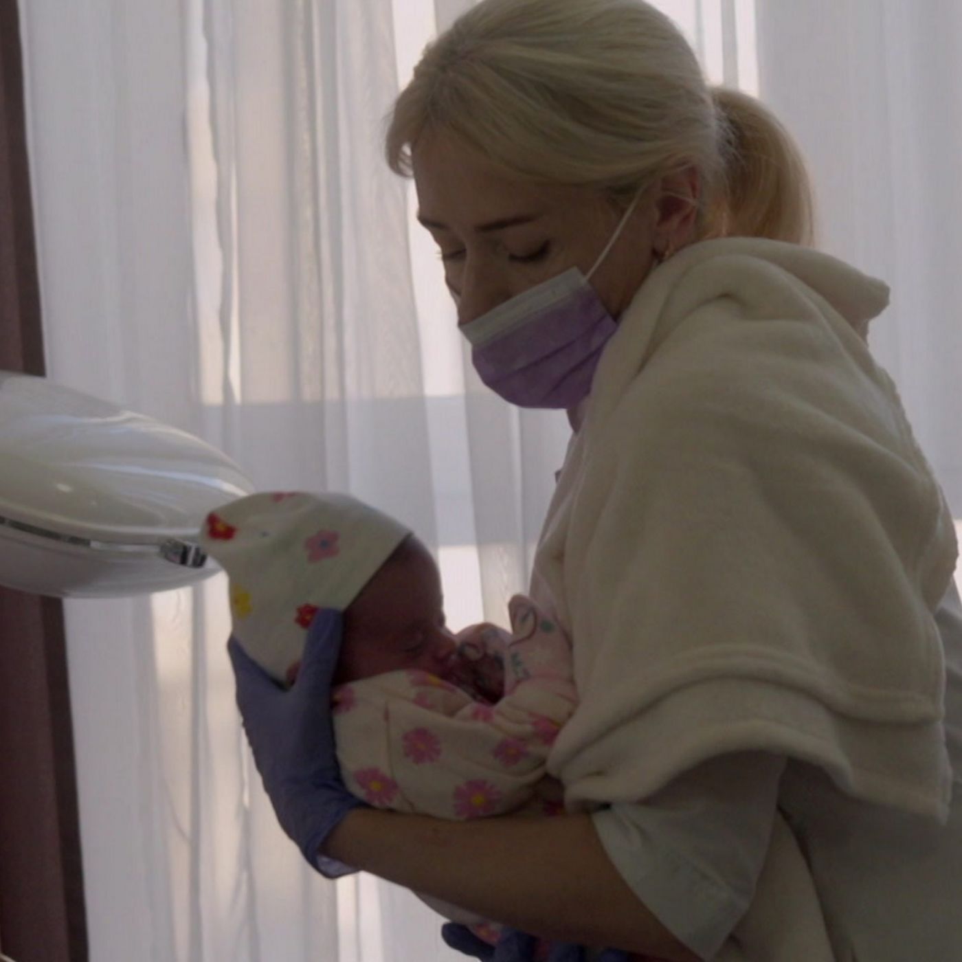 Couples looking for surrogates still going to Ukraine — Podcast with everything cover